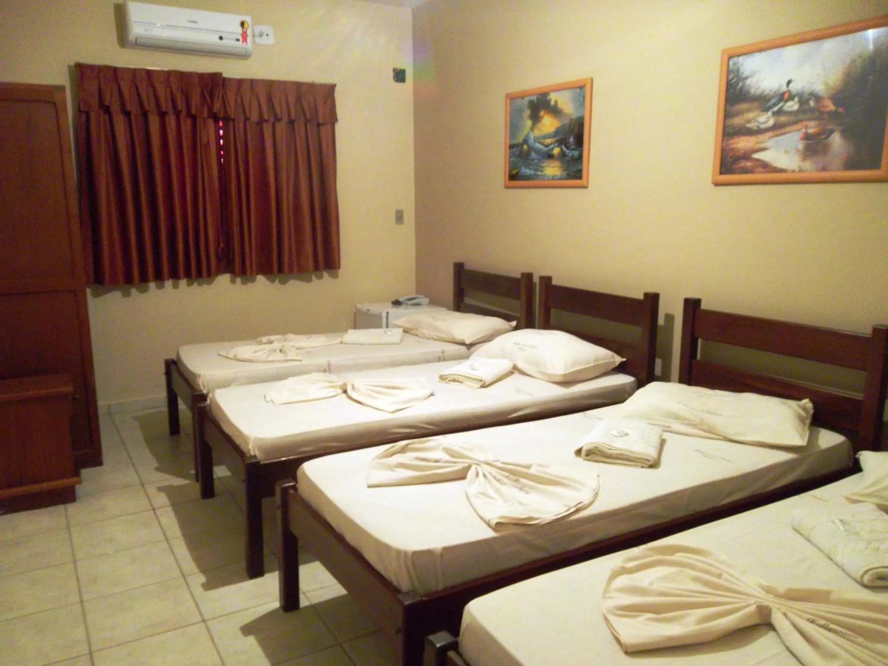 Photo of the whole room, Bed in Hollywood Palace Hotel