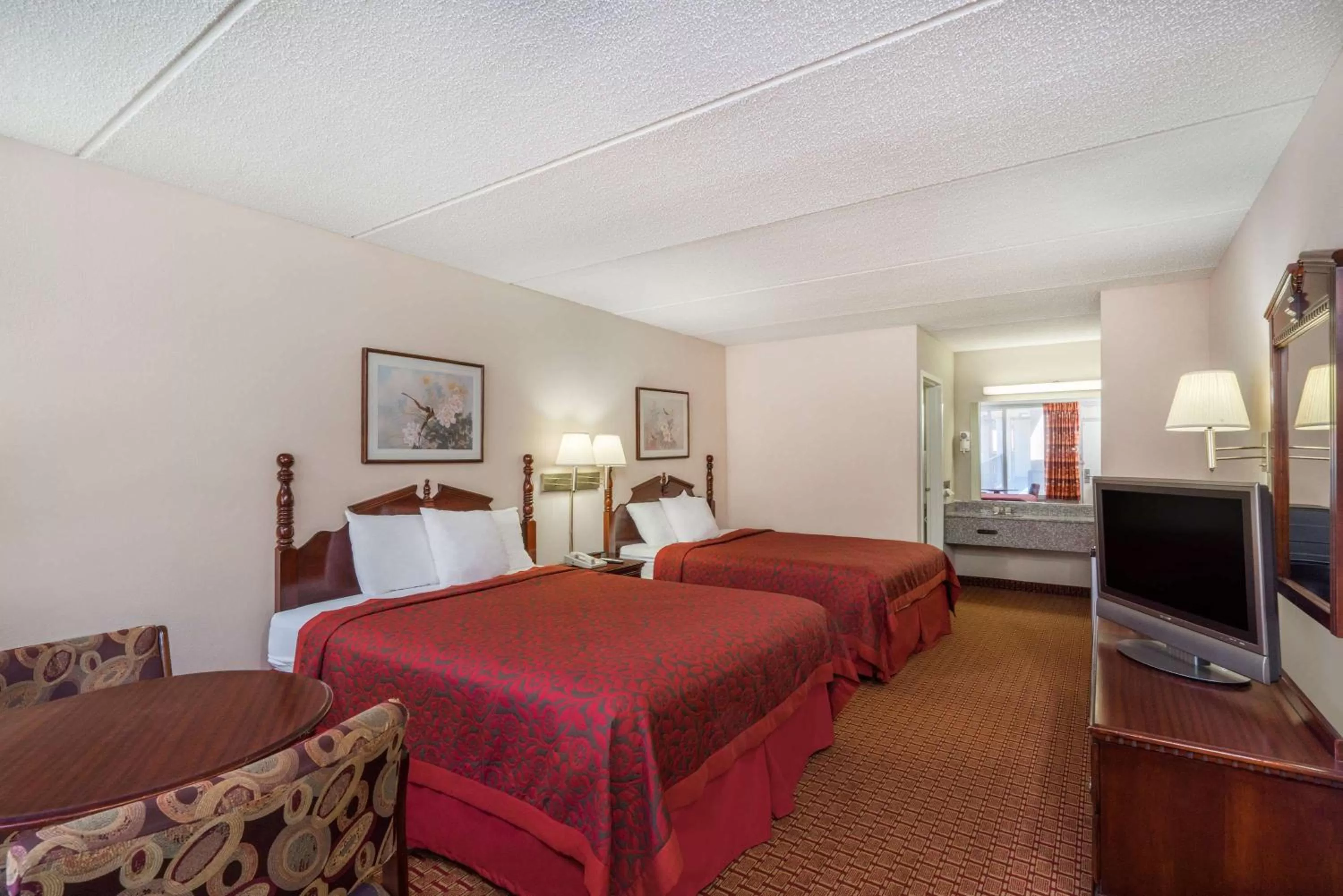 Photo of the whole room, Bed in Days Inn by Wyndham Hurricane Mills