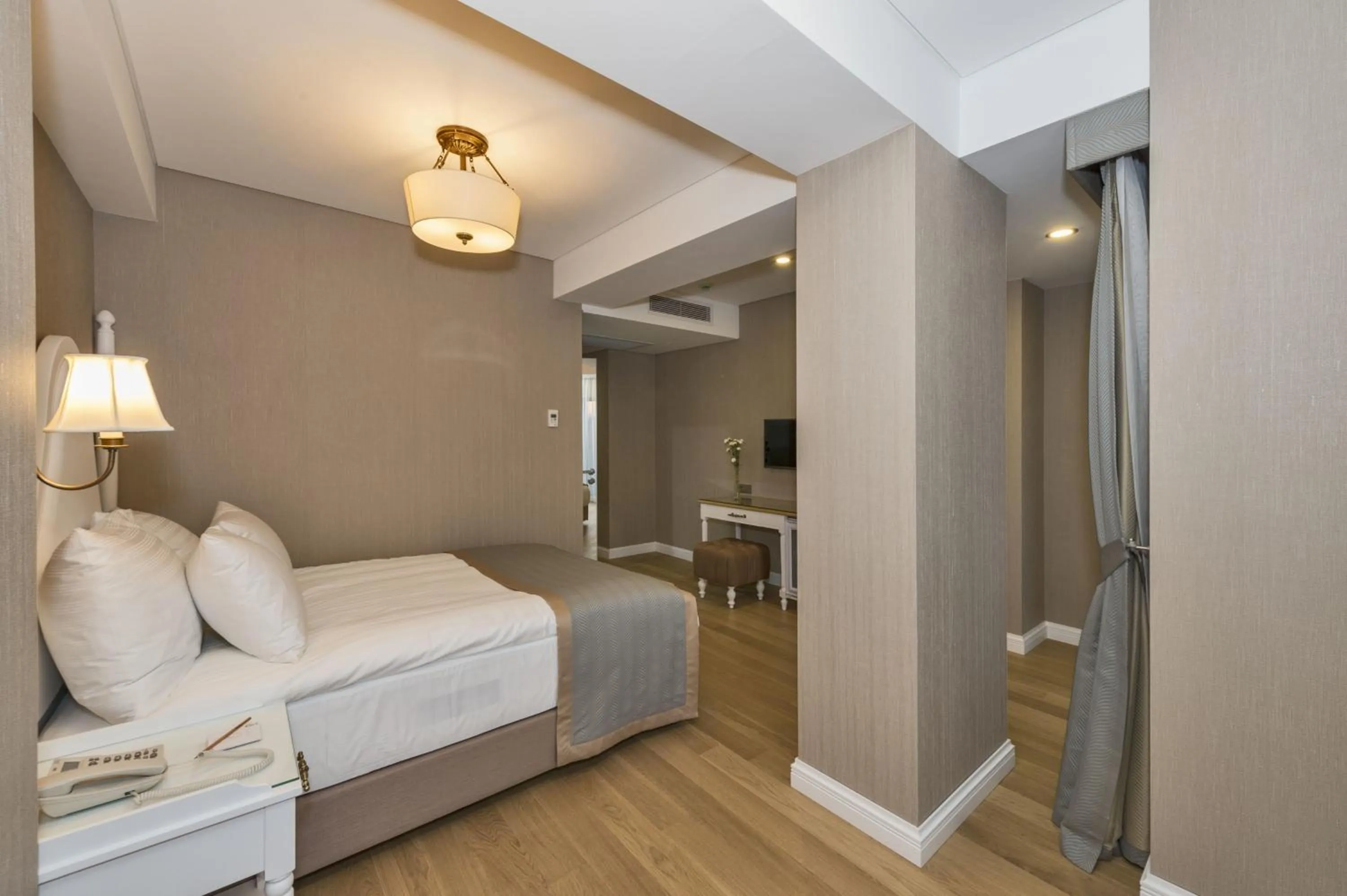 Photo of the whole room, Bed in Hanna Hotel