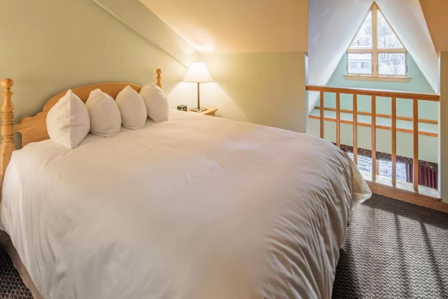 Bedroom, Bed in Sugarloaf Mountain Hotel