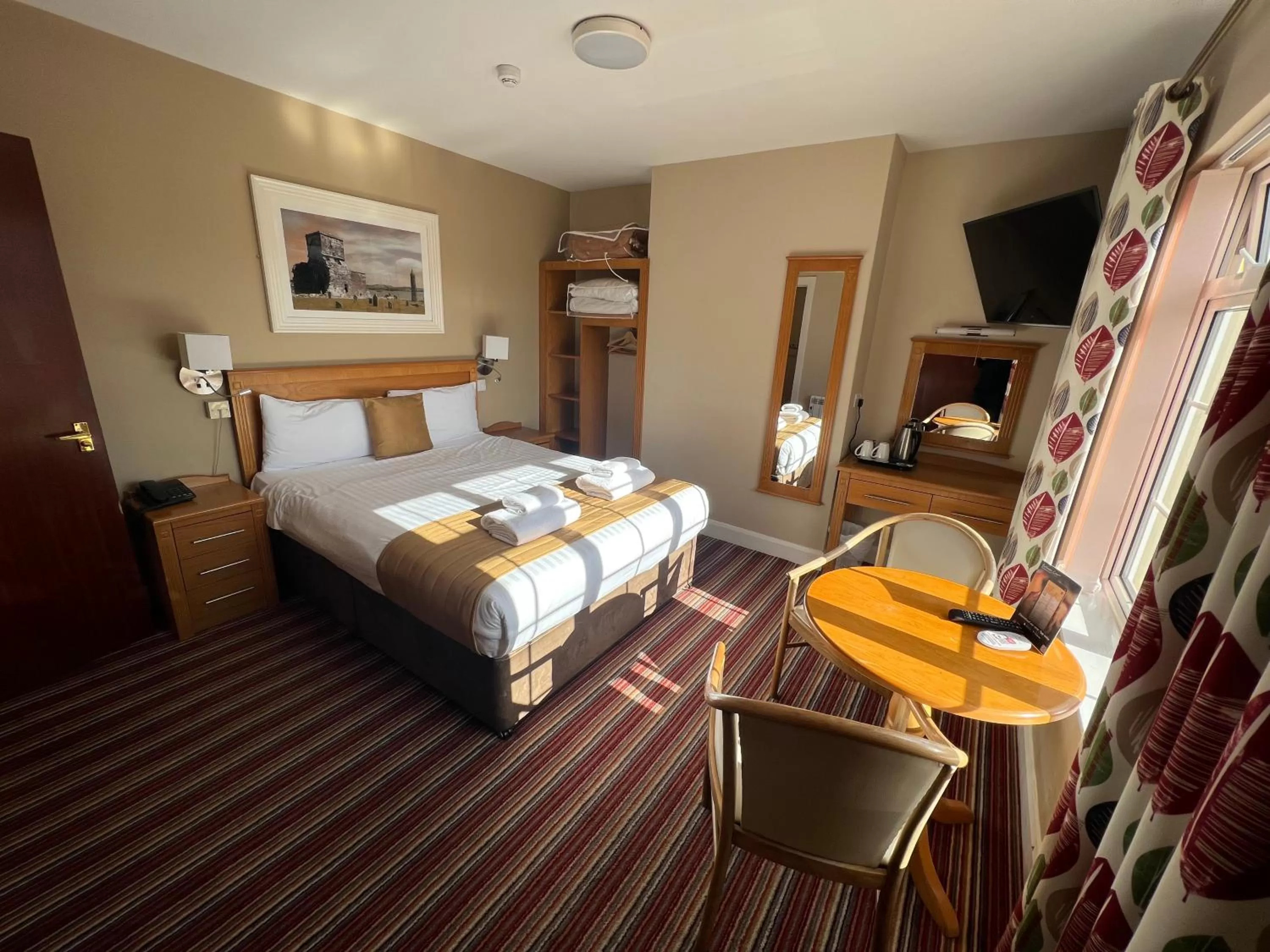 Photo of the whole room, Bed in Belmore Court & Motel