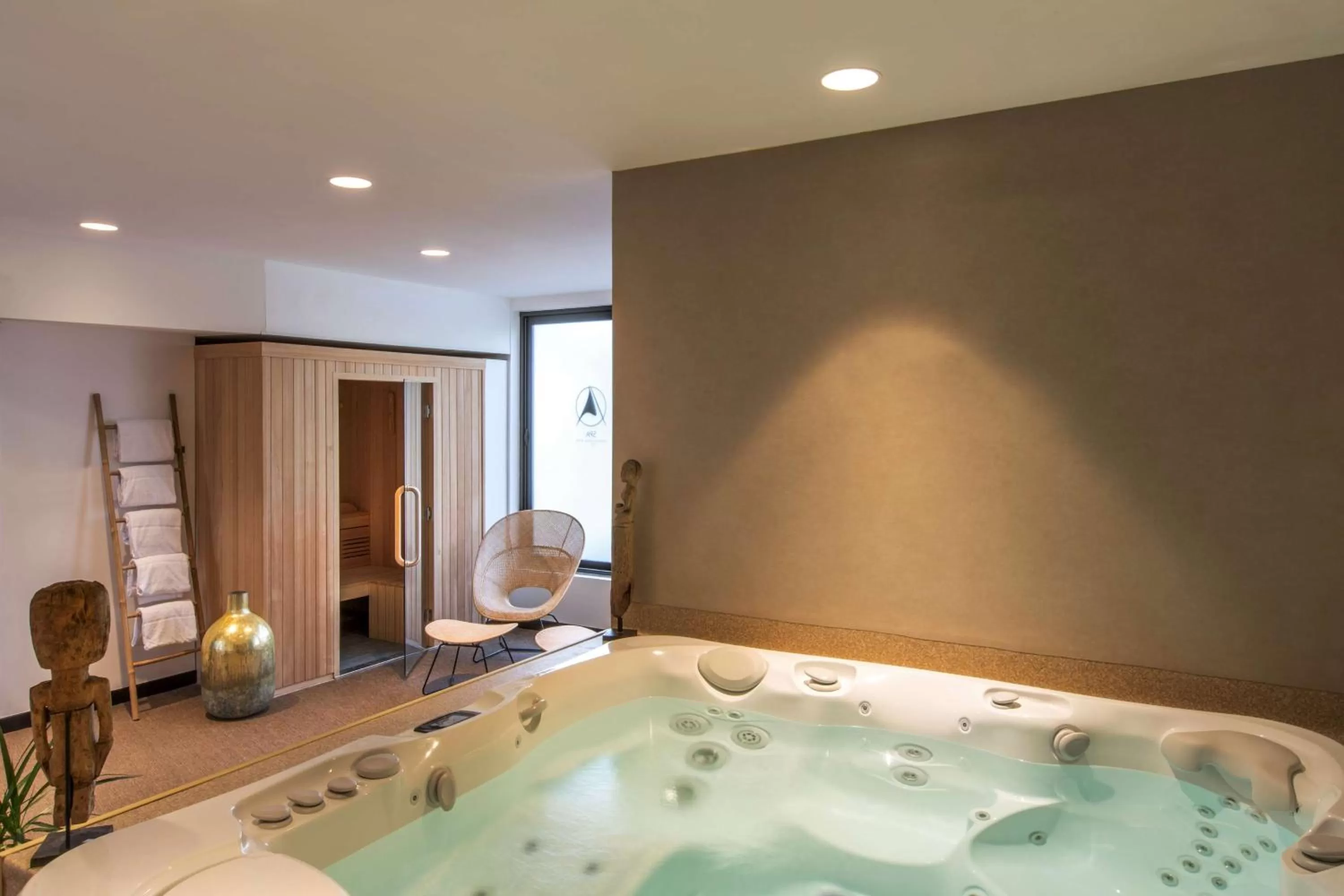 Spa and wellness centre/facilities in Best Western L'Aquarium Arras Nord