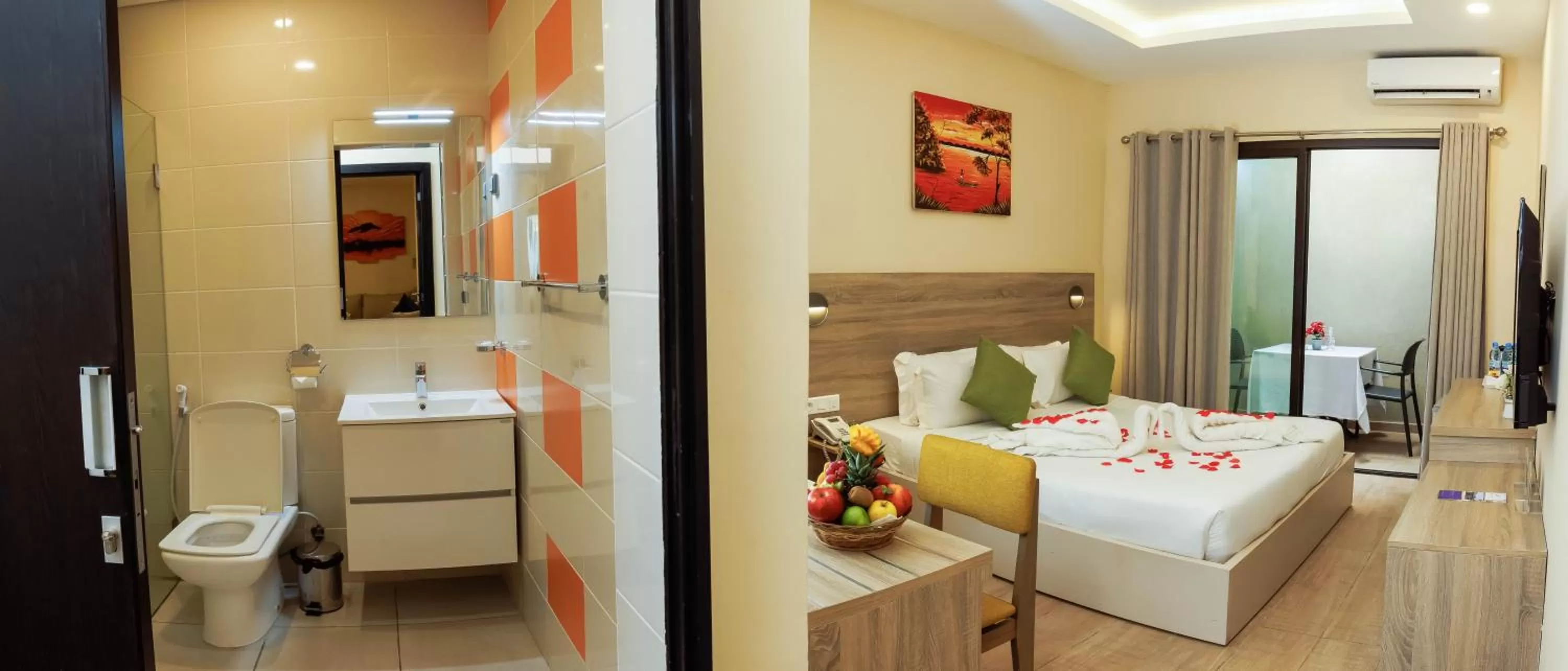 Toilet, Bed in Silver Moon Hotel