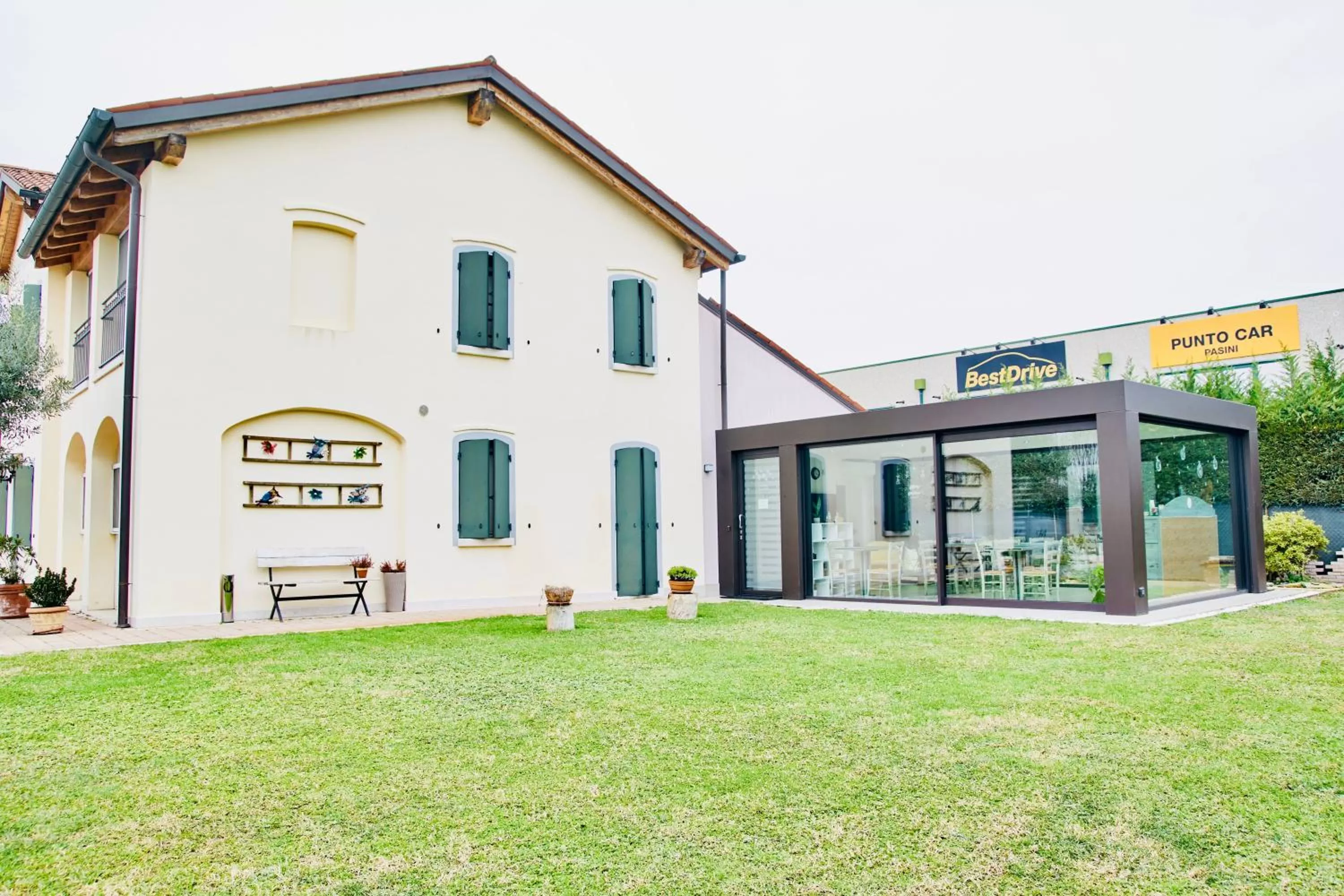 Property building in Villa Myosotis