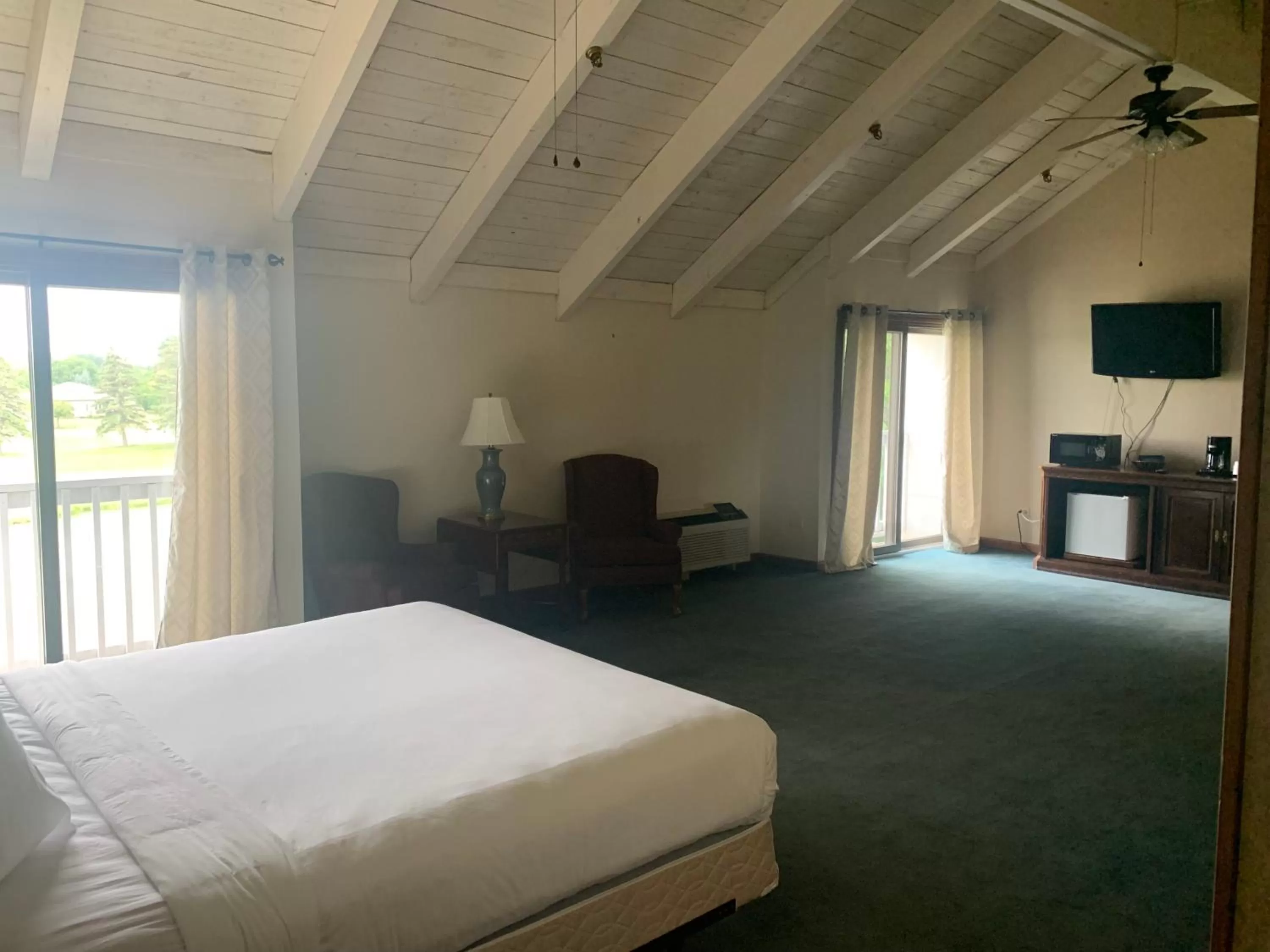 Photo of the whole room, Bed in Bay Valley Resort