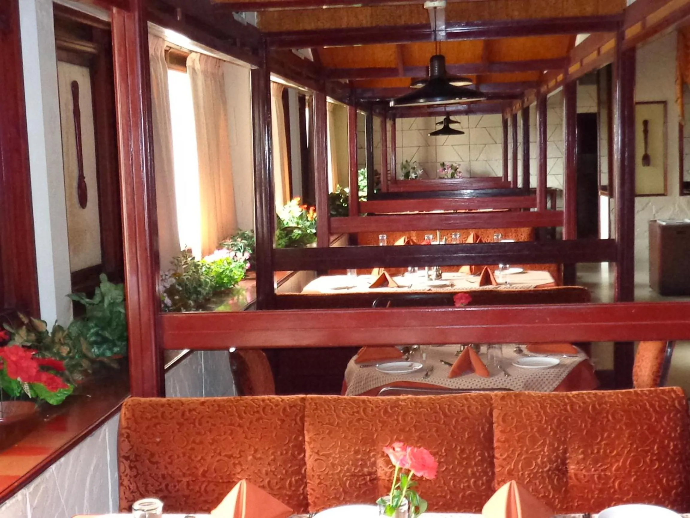 Restaurant/places to eat in Hotel Poonja International