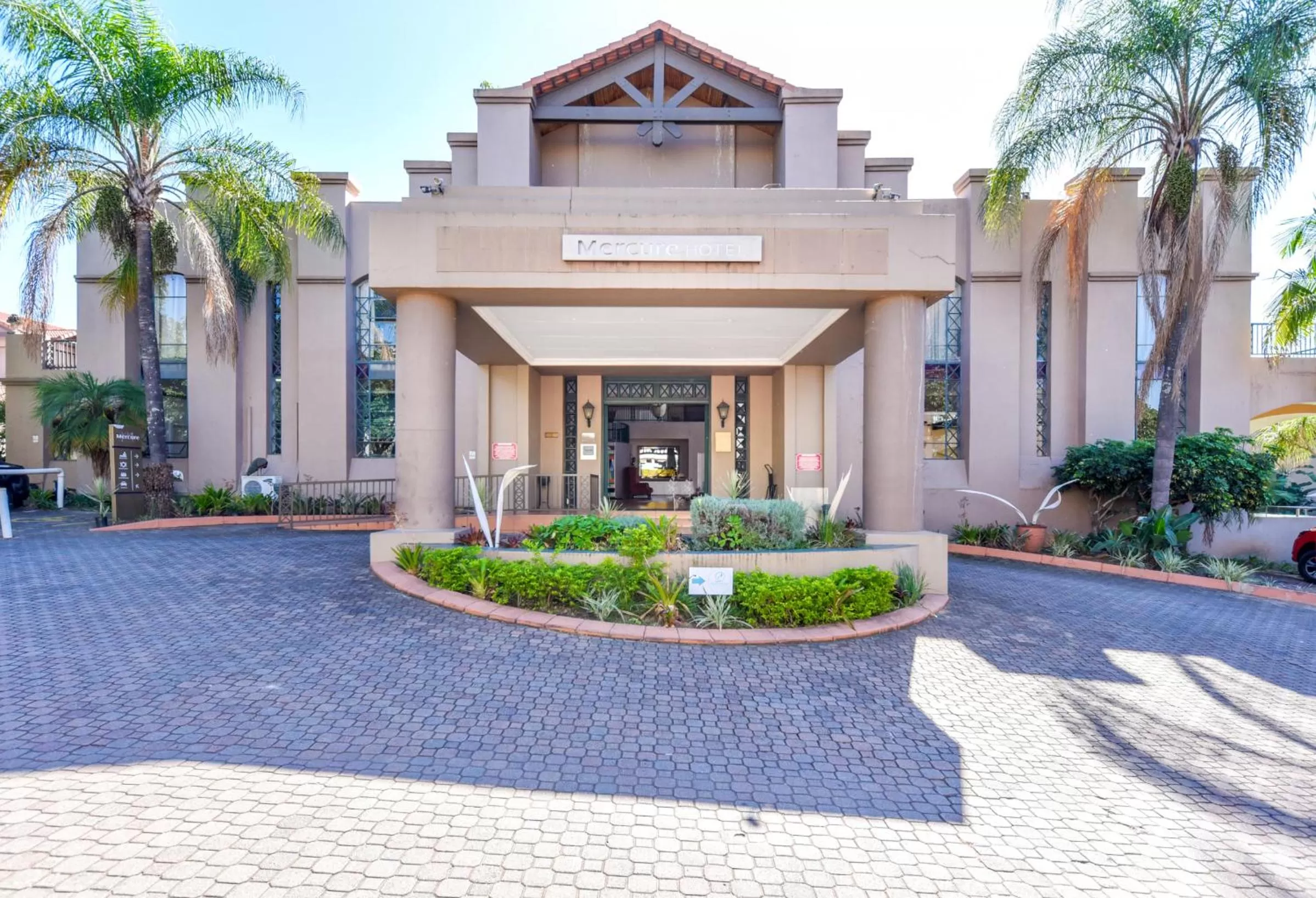 Property building in Mercure Hotel Nelspruit