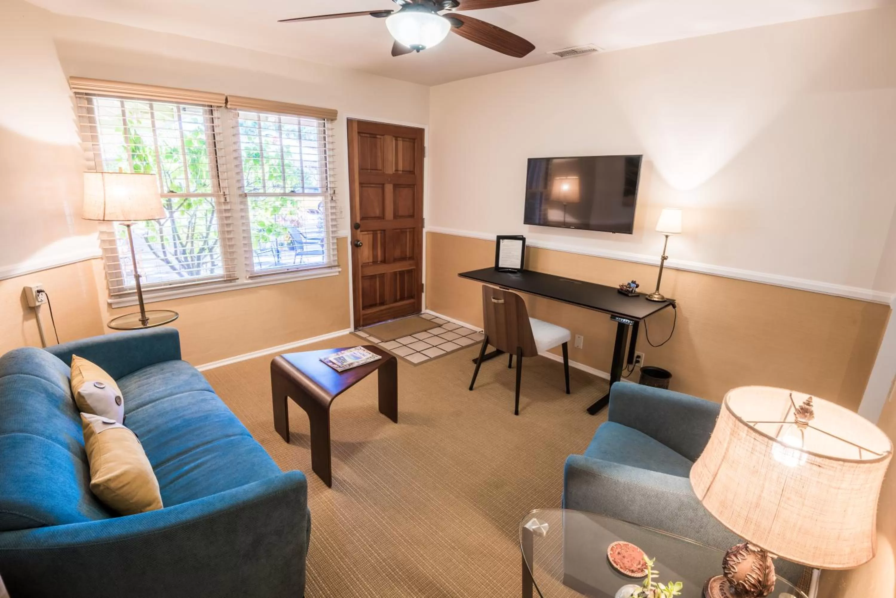 TV and multimedia in Harbor House Inn