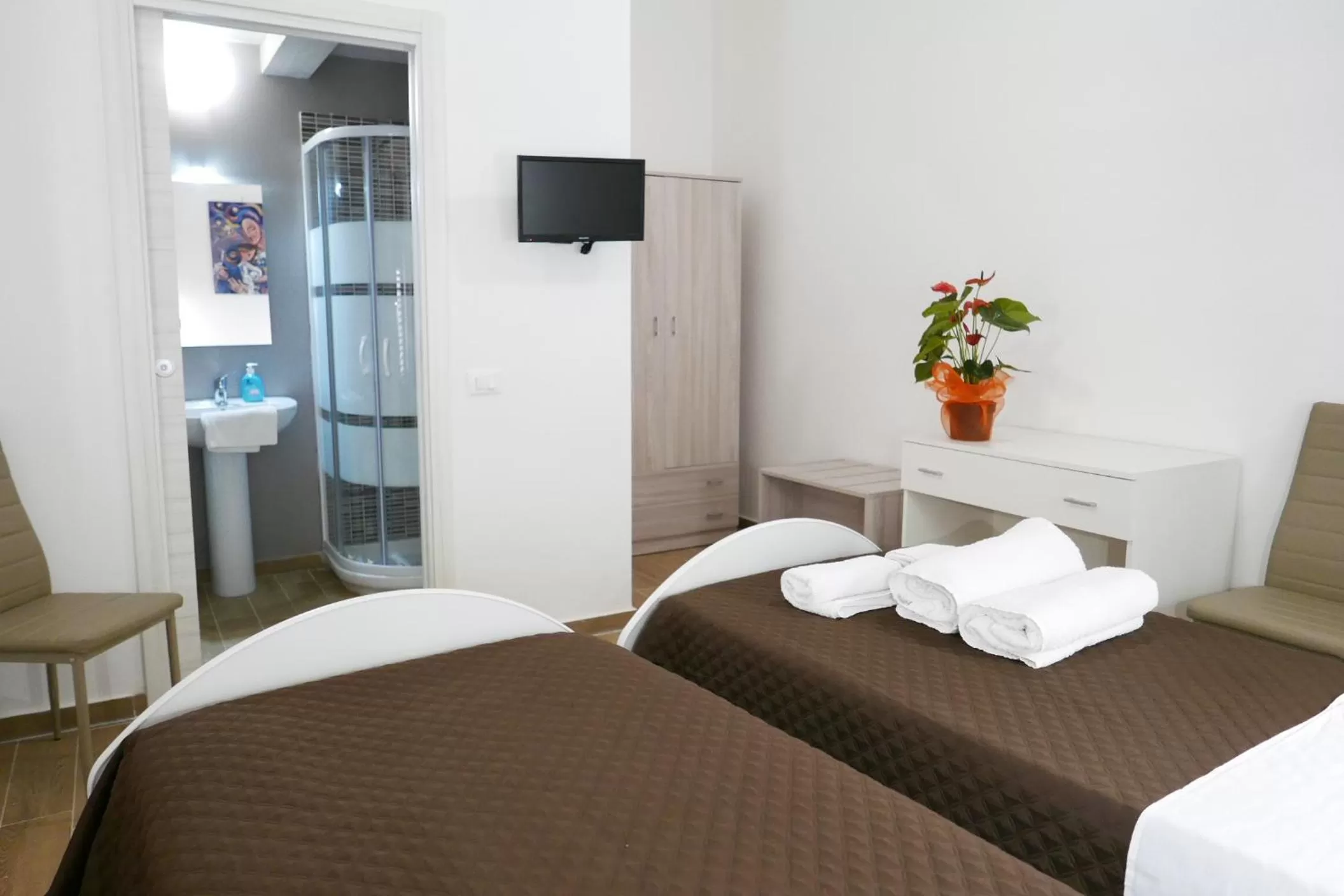 Bedroom, Bed in Opera Boutique Rooms