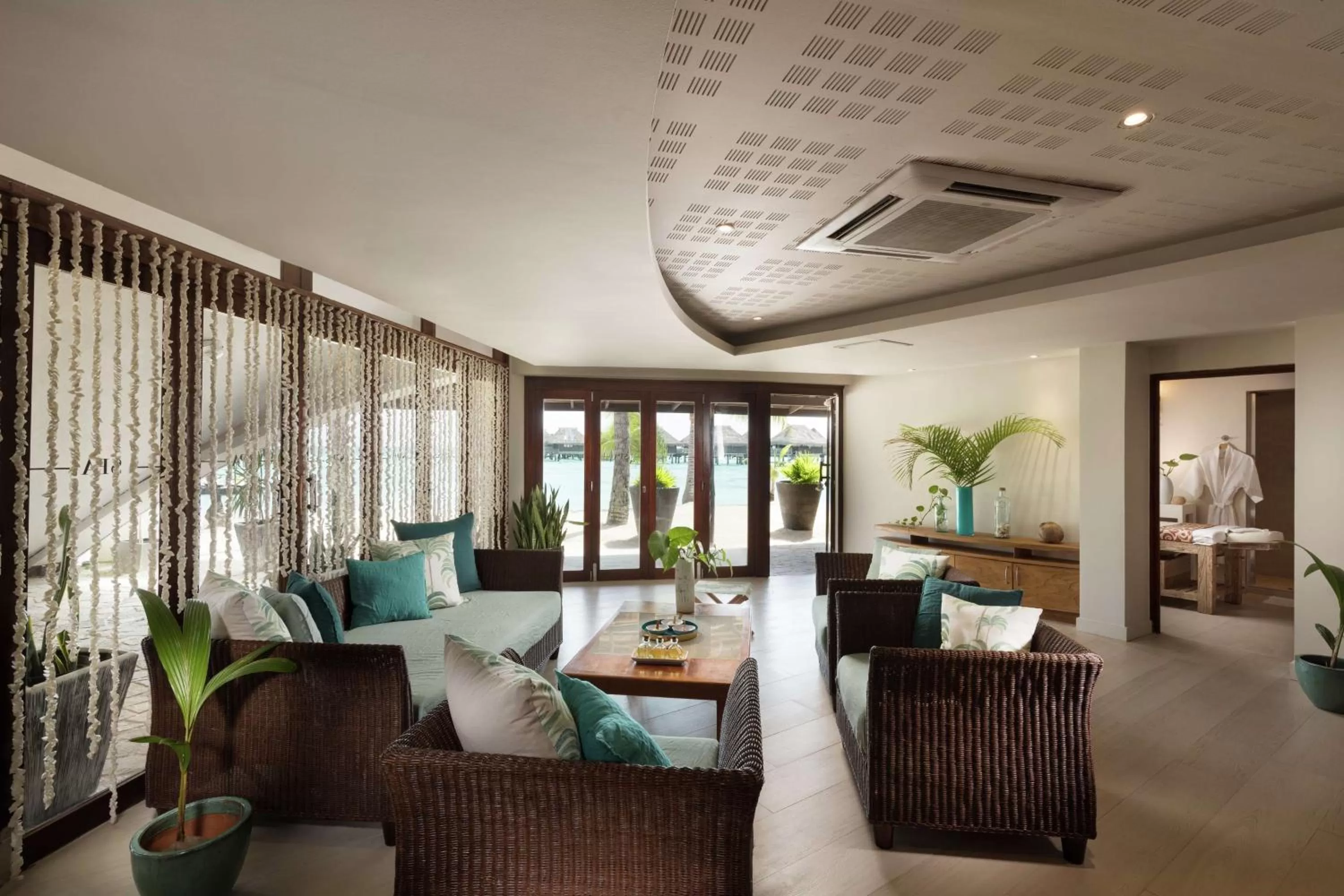 Spa and wellness centre/facilities in Hilton Moorea Lagoon Resort & Spa