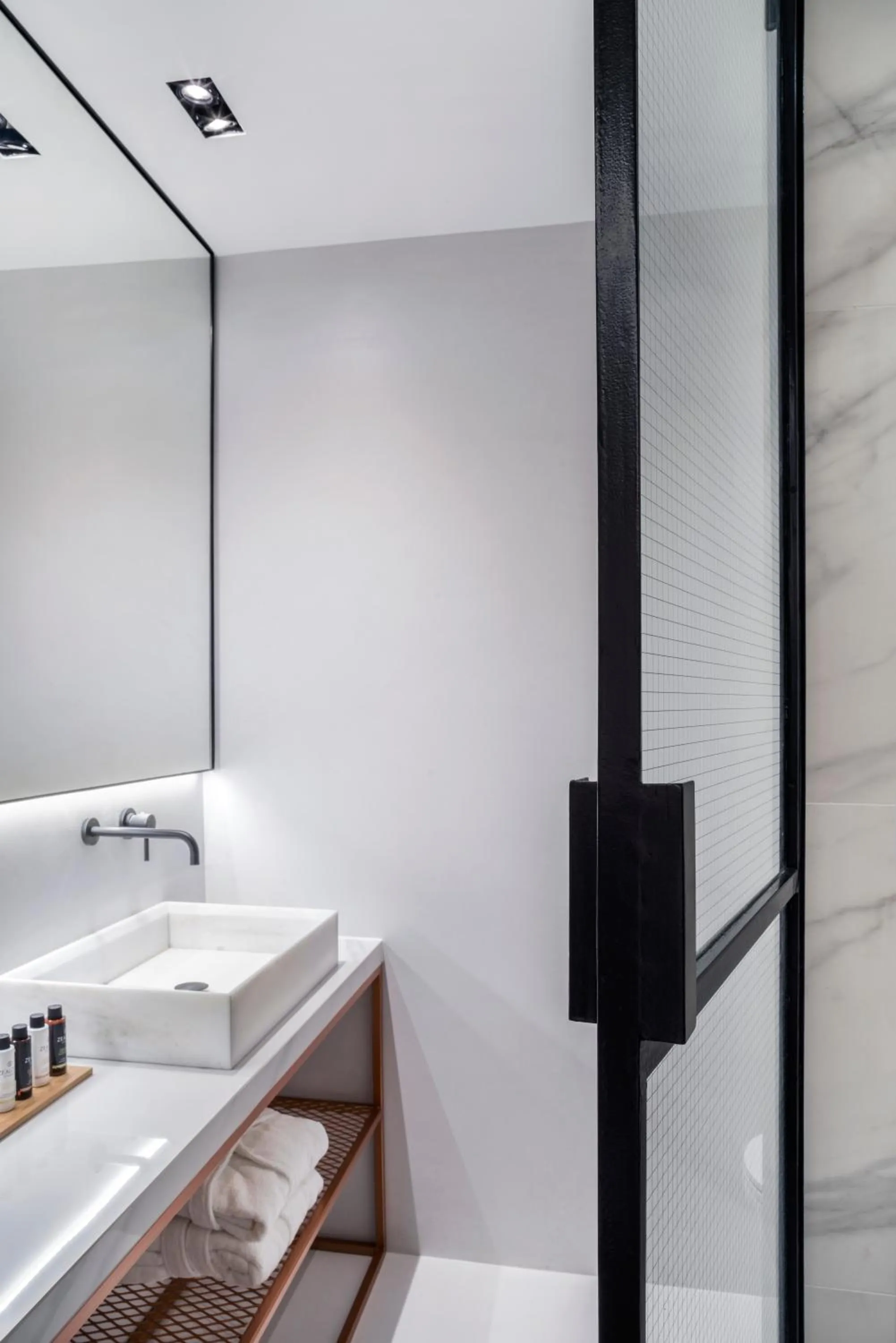 Bathroom in Niki Athens Hotel