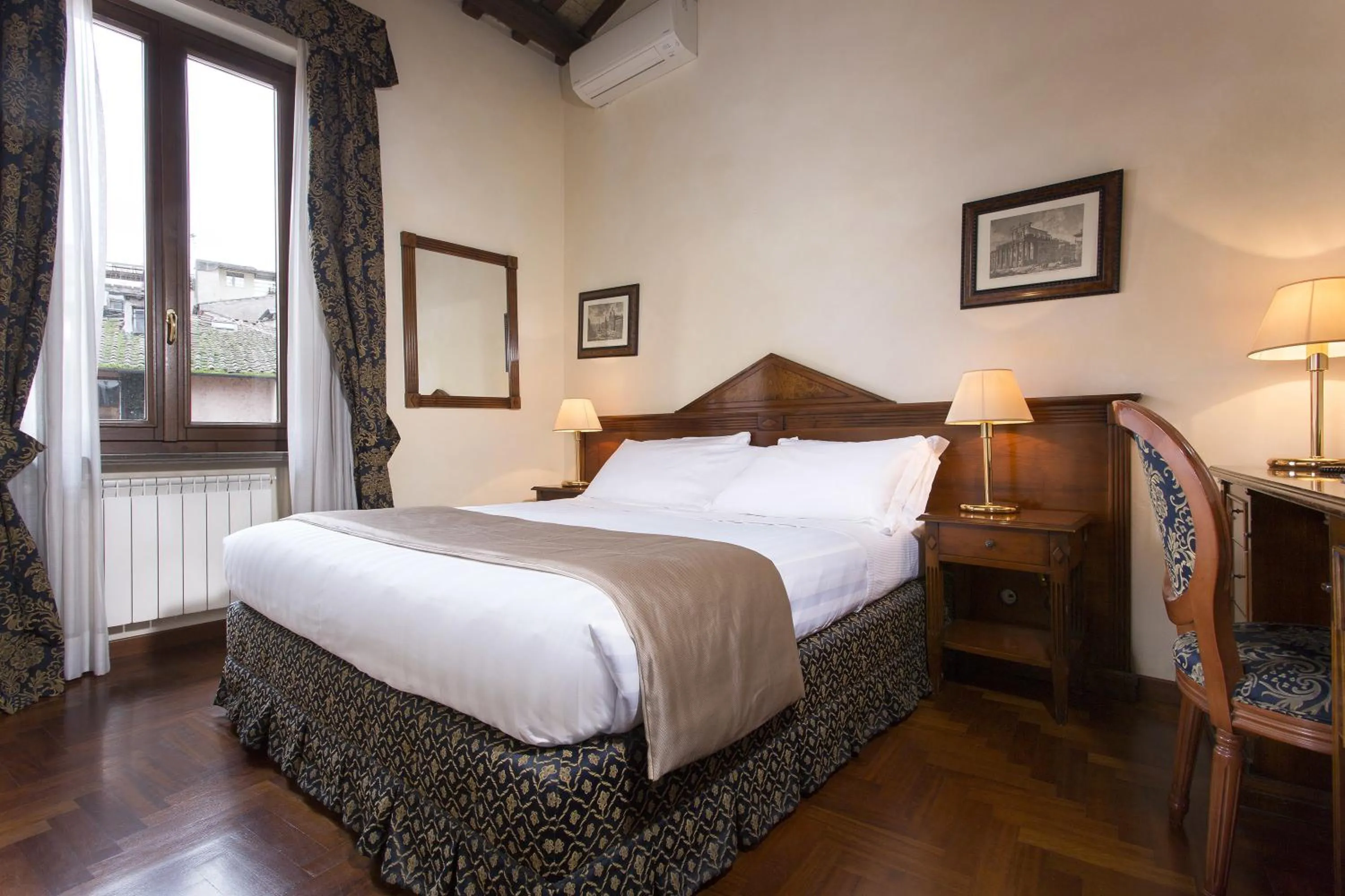 Bedroom, Bed in Hotel Teatro Pace