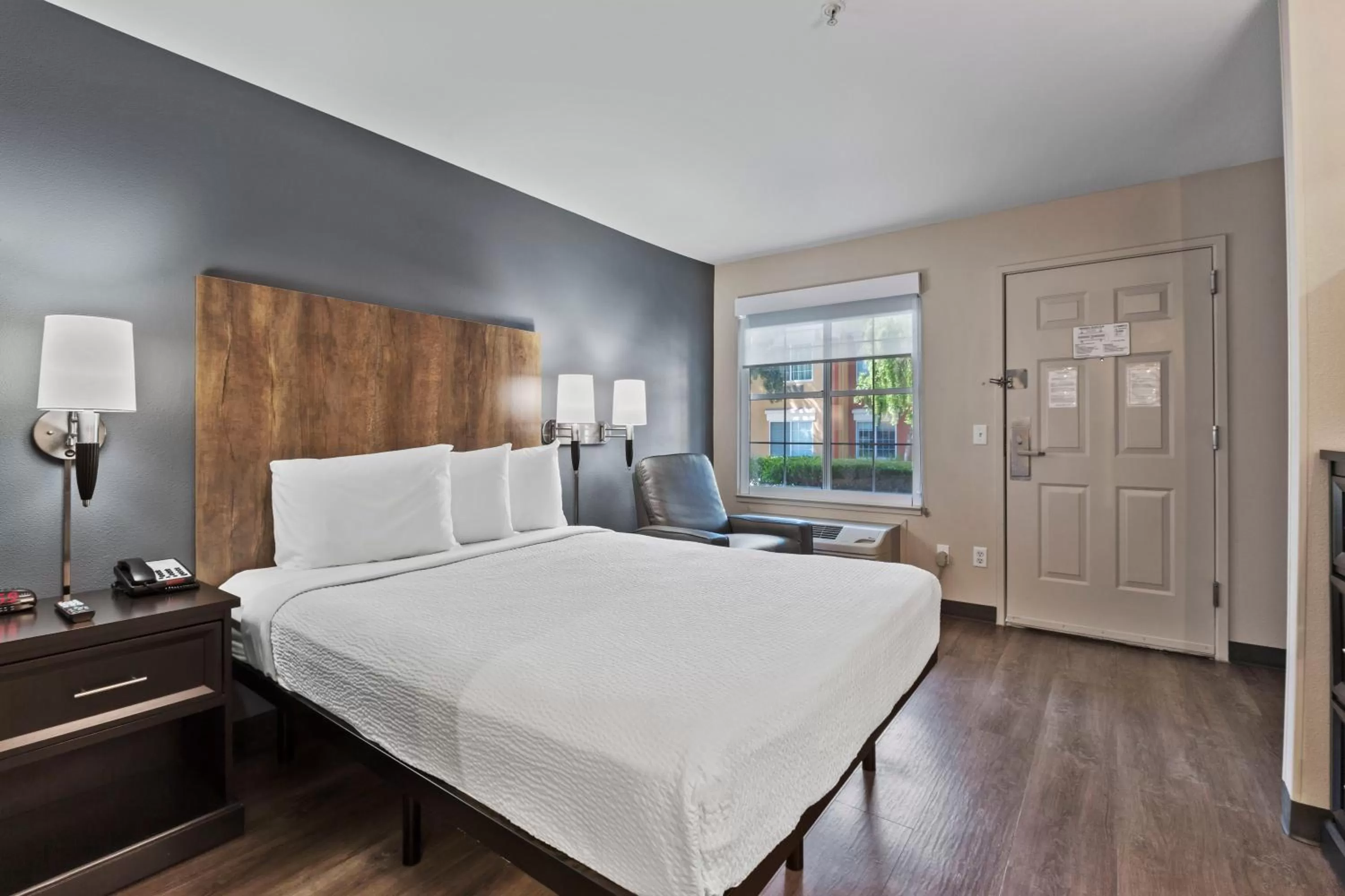 Bed in Extended Stay America Suites - San Jose - Milpitas - McCarthy Ranch