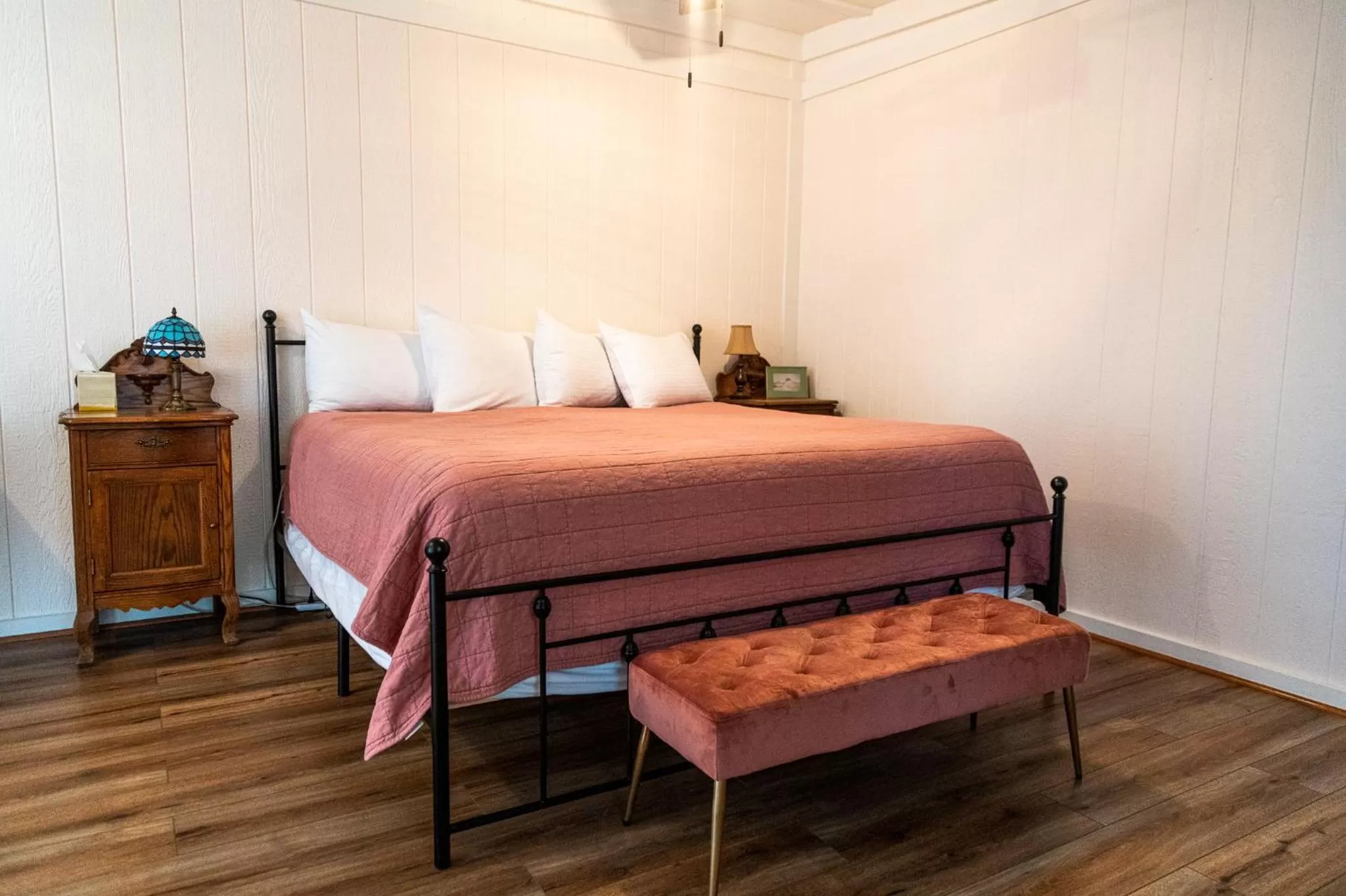 King Suite in Sagebrush Inn