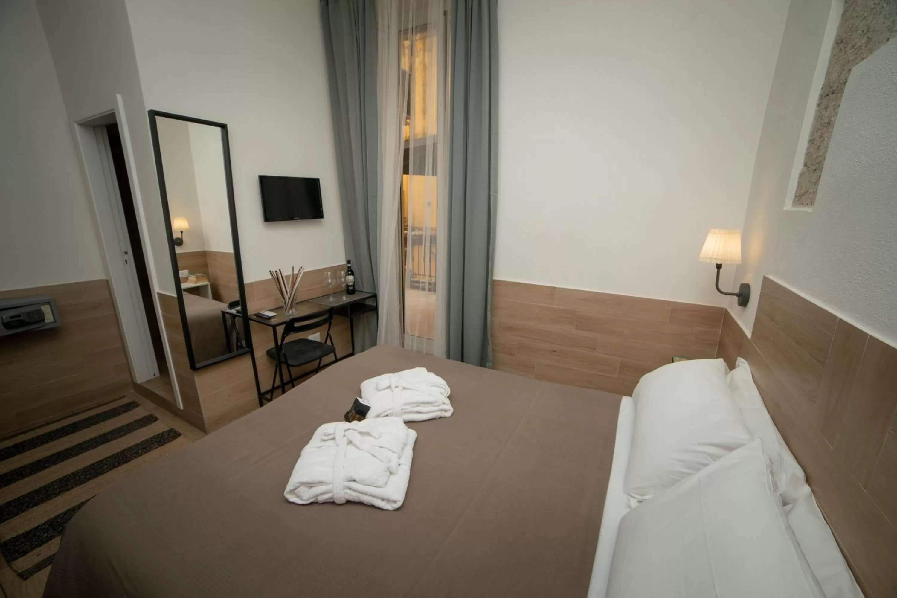 Bedroom, Bed in Ideal City Walk