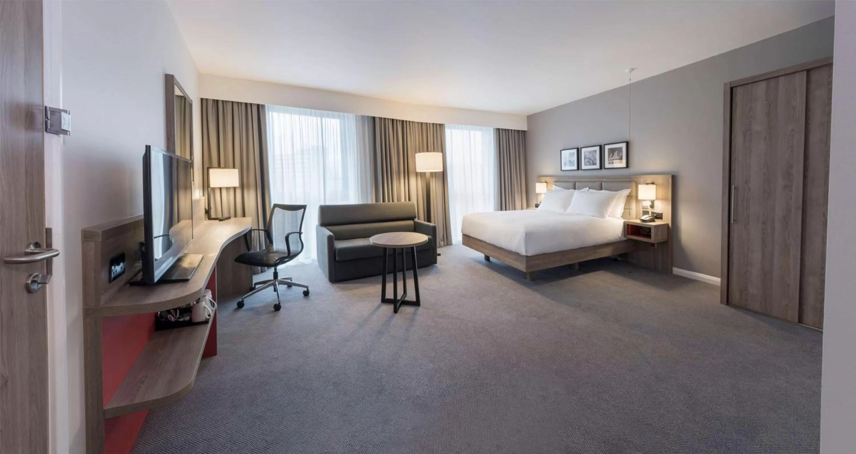 Bedroom, Bed in Hilton Garden Inn Manchester Emirates Old Trafford