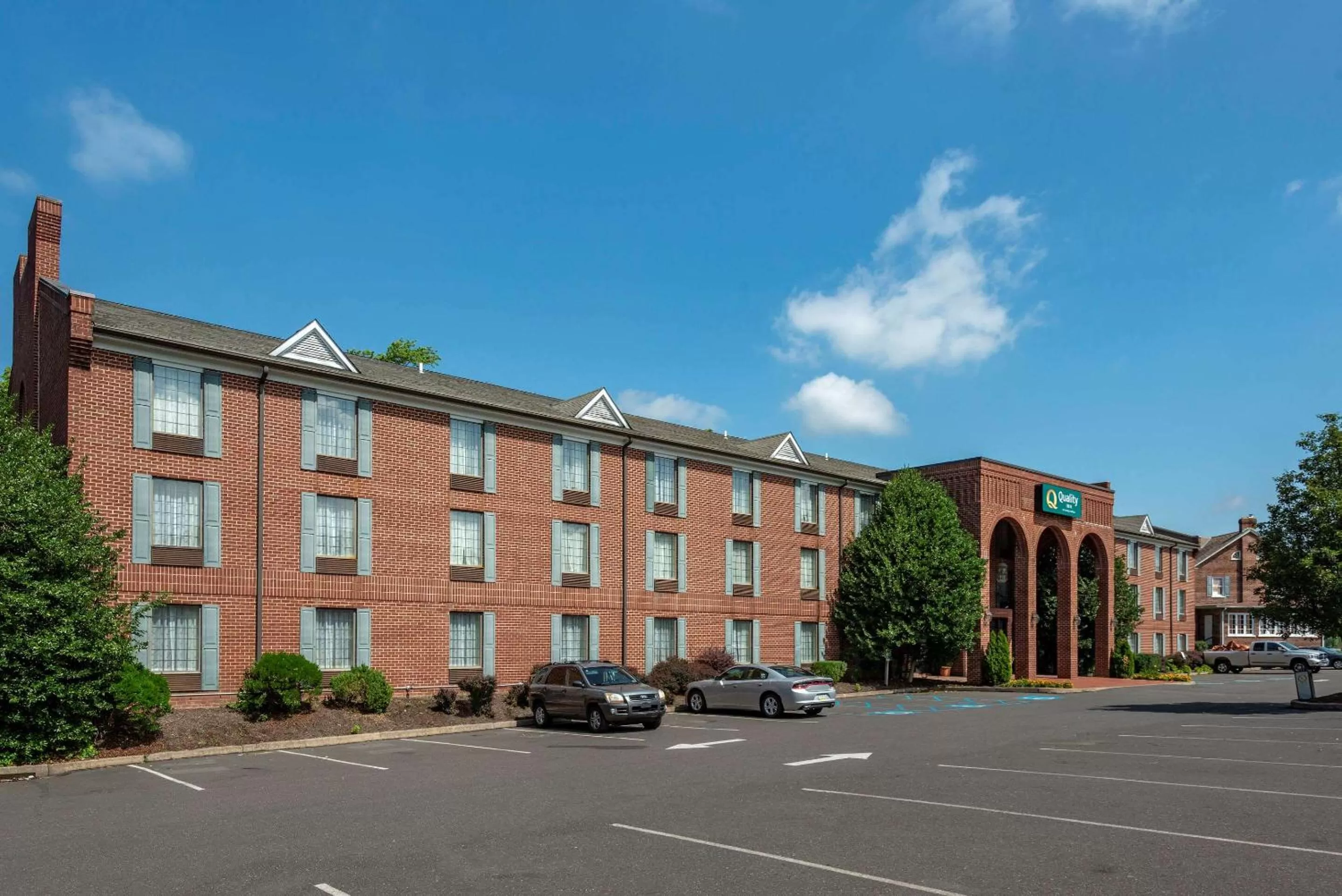 Property building in Quality Inn Montgomeryville-Philadelphia