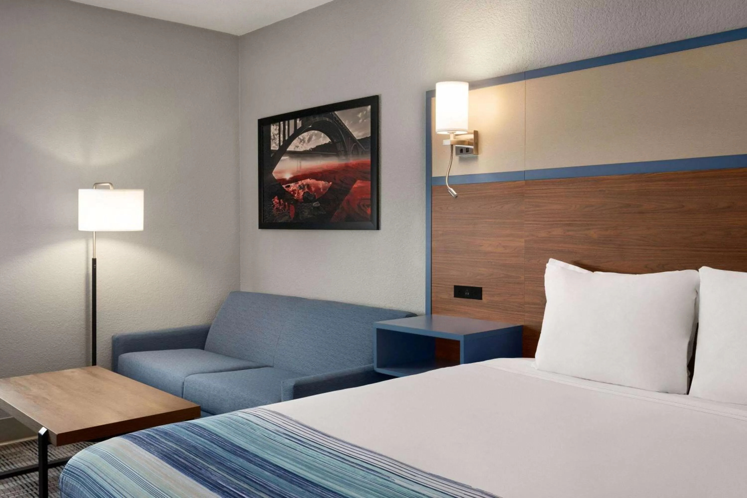 Photo of the whole room, Bed in AmericInn by Wyndham Branson & Conference Center