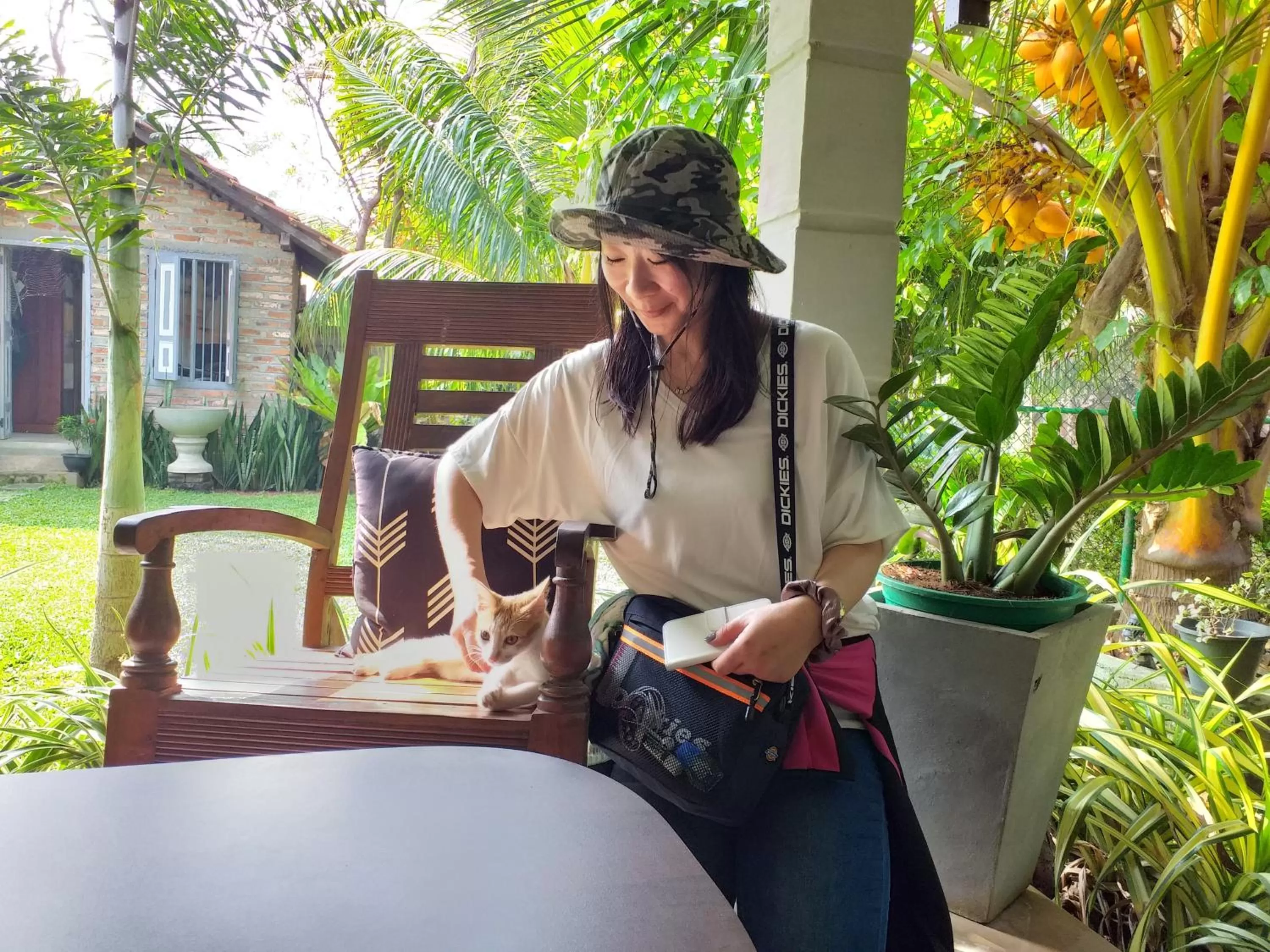 People in Green Wood Villa Negombo