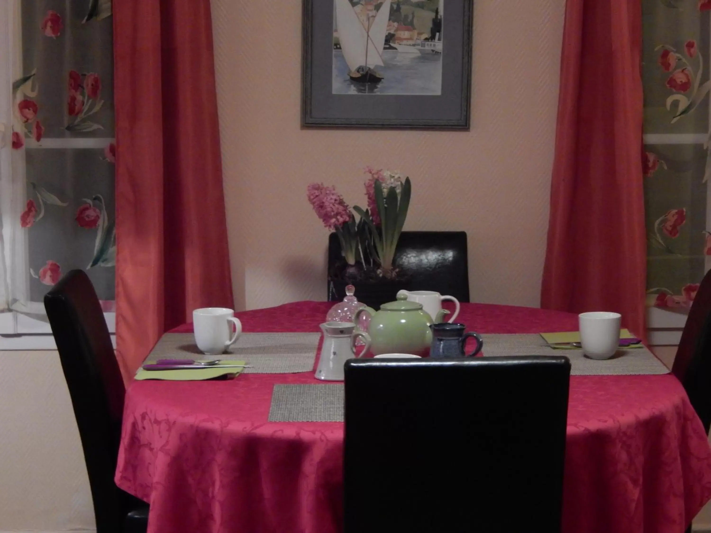 Two-Bedroom Suite in Chez Corinne Two-Bedroom Suite in Chez Corinne