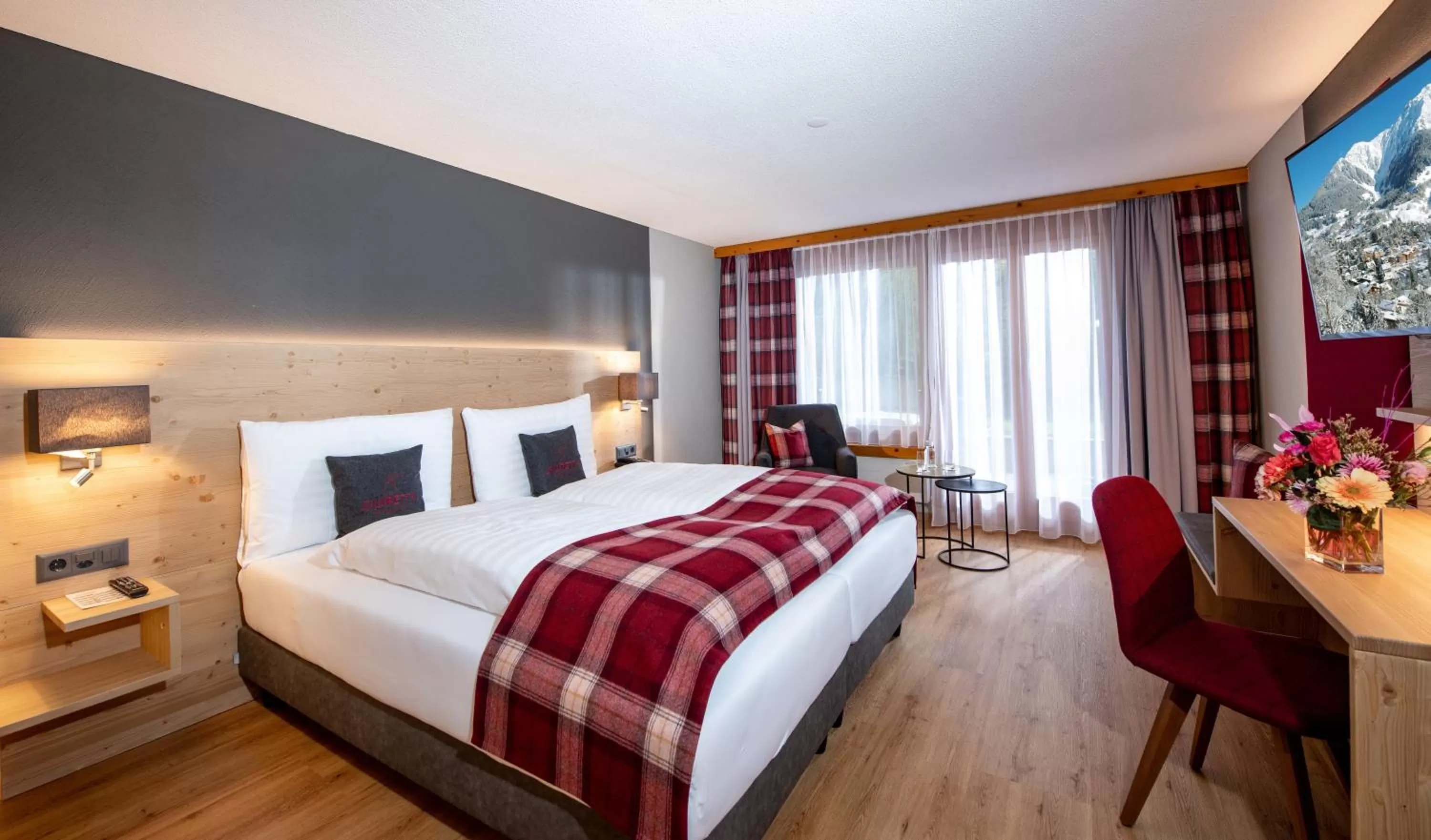 Photo of the whole room, Bed in Silvretta Parkhotel