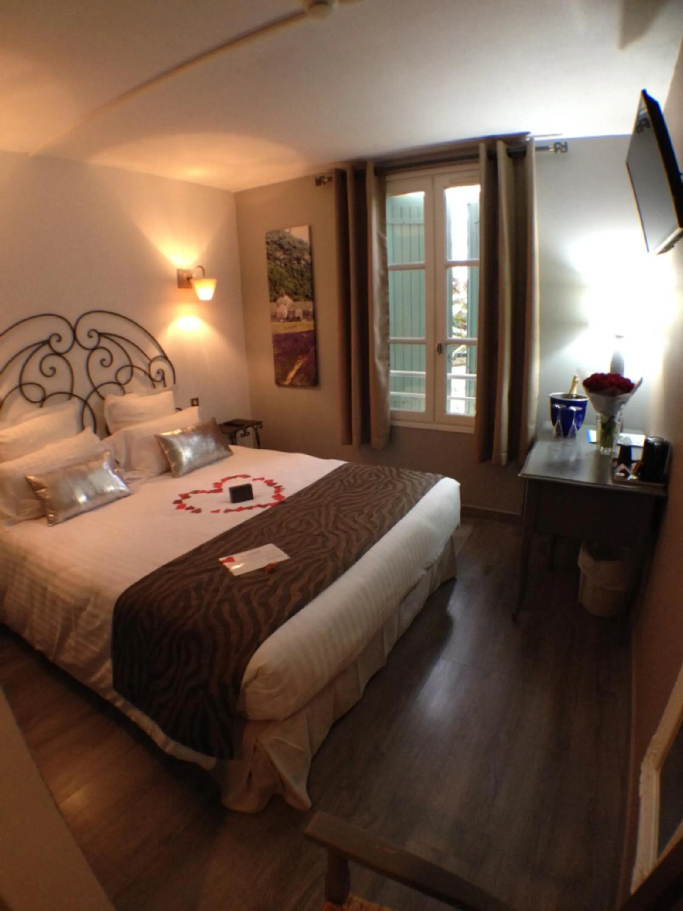 Photo of the whole room, Bed in Logis Hotel la Ferme