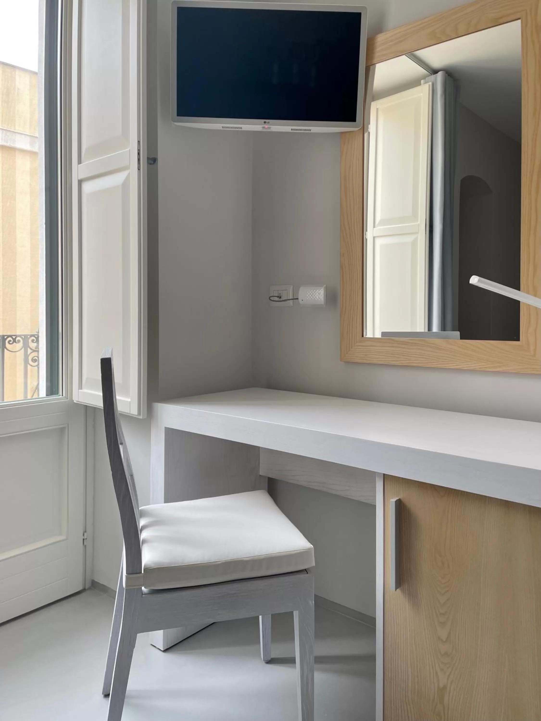 TV and multimedia in manzoniquattro