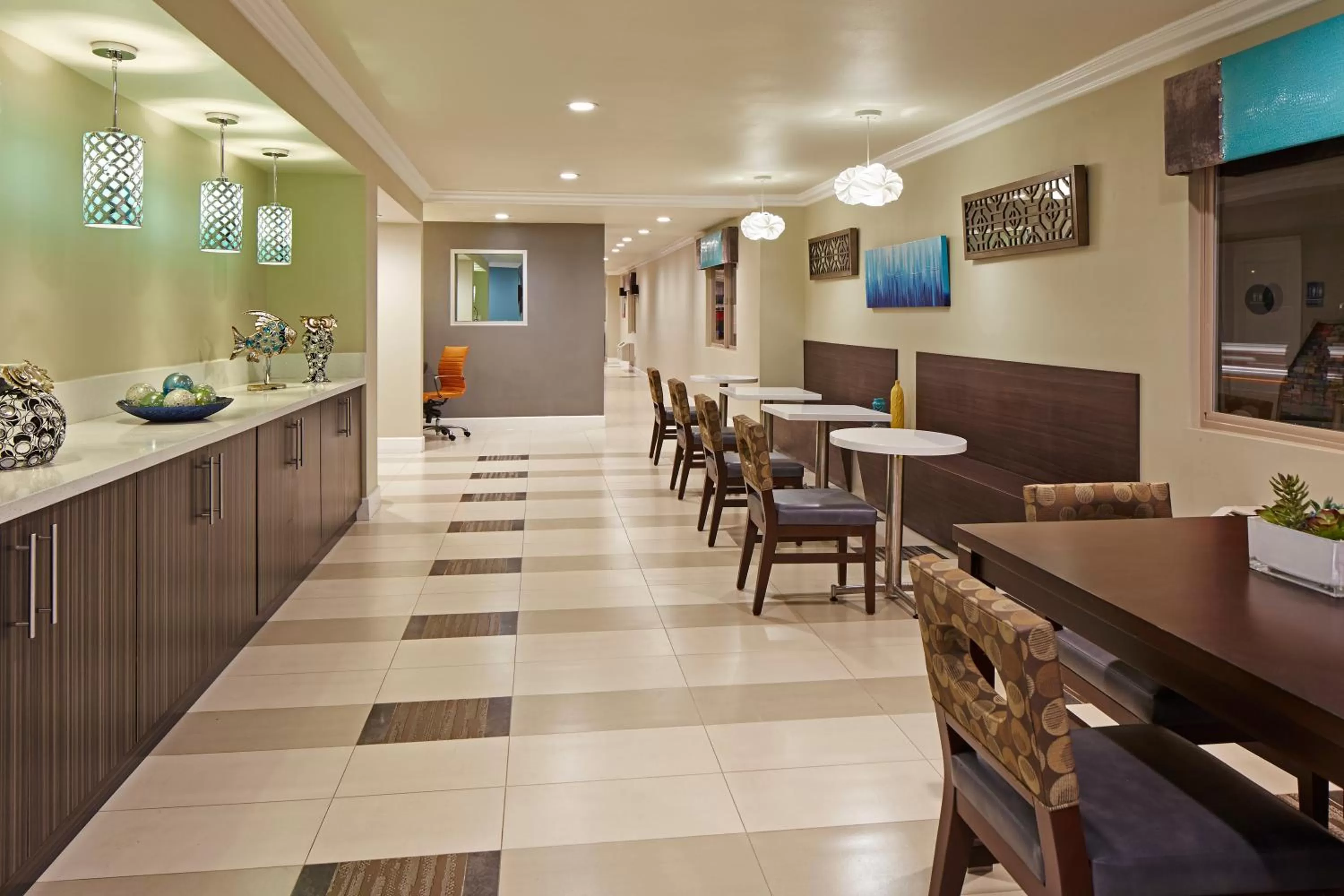 Lobby or reception in Eden Roc Inn & Suites near the Maingate