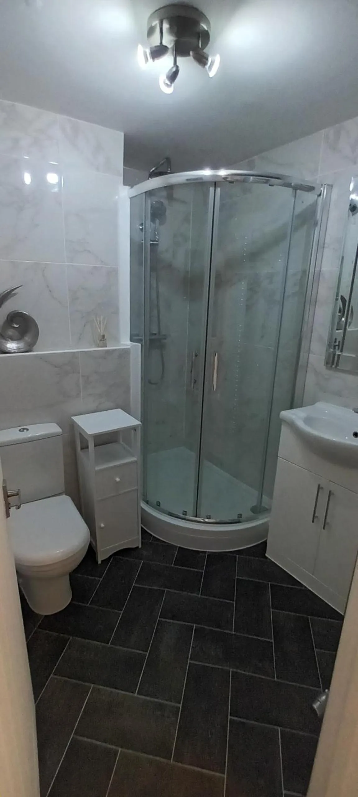 Bathroom in The Wheatsheaf