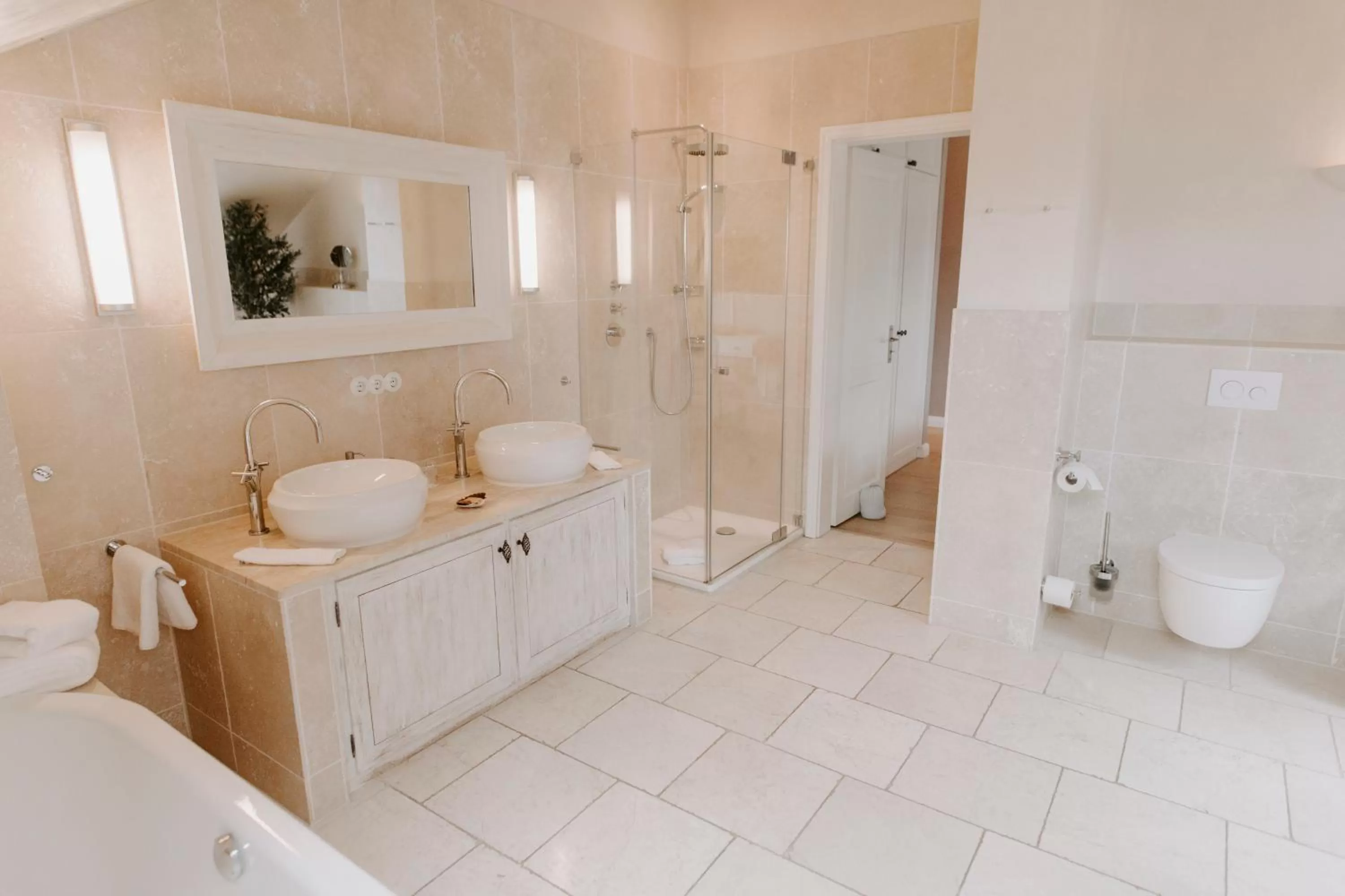 Photo of the whole room in StrandHotel Seeblick, Ostseebad Heikendorf