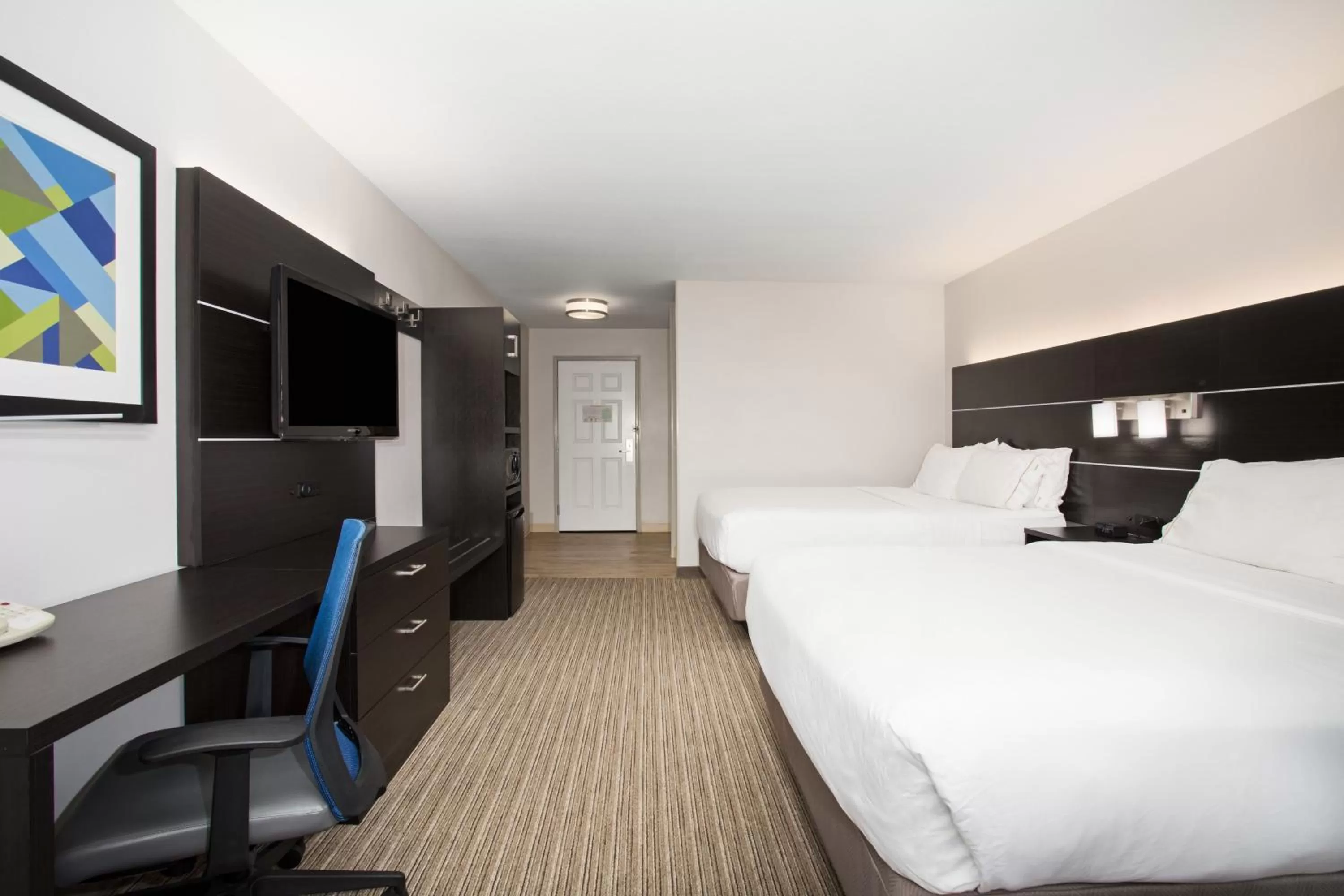 Photo of the whole room, Bed in Holiday Inn Express Hotel & Suites Fort Collins by IHG