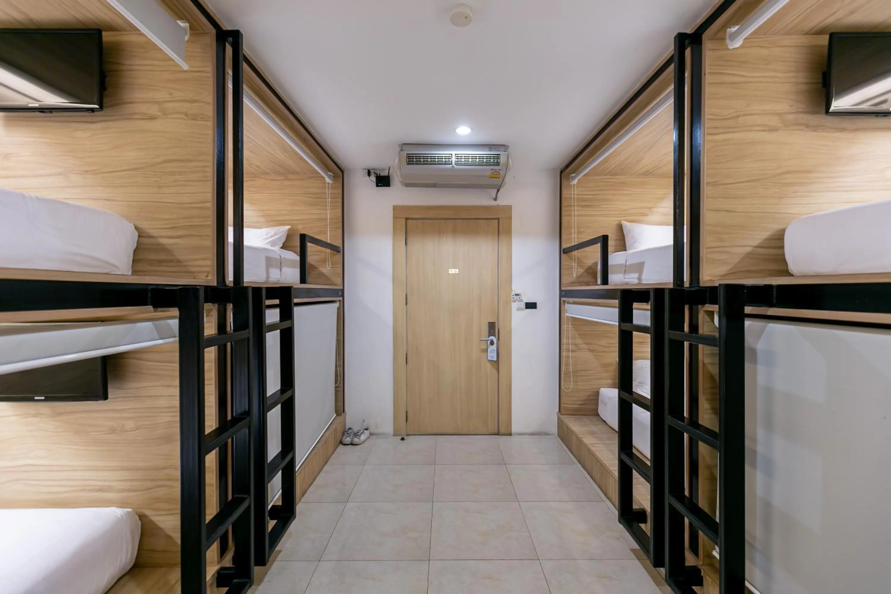 Bed in The Bedrooms Hostel Pattaya