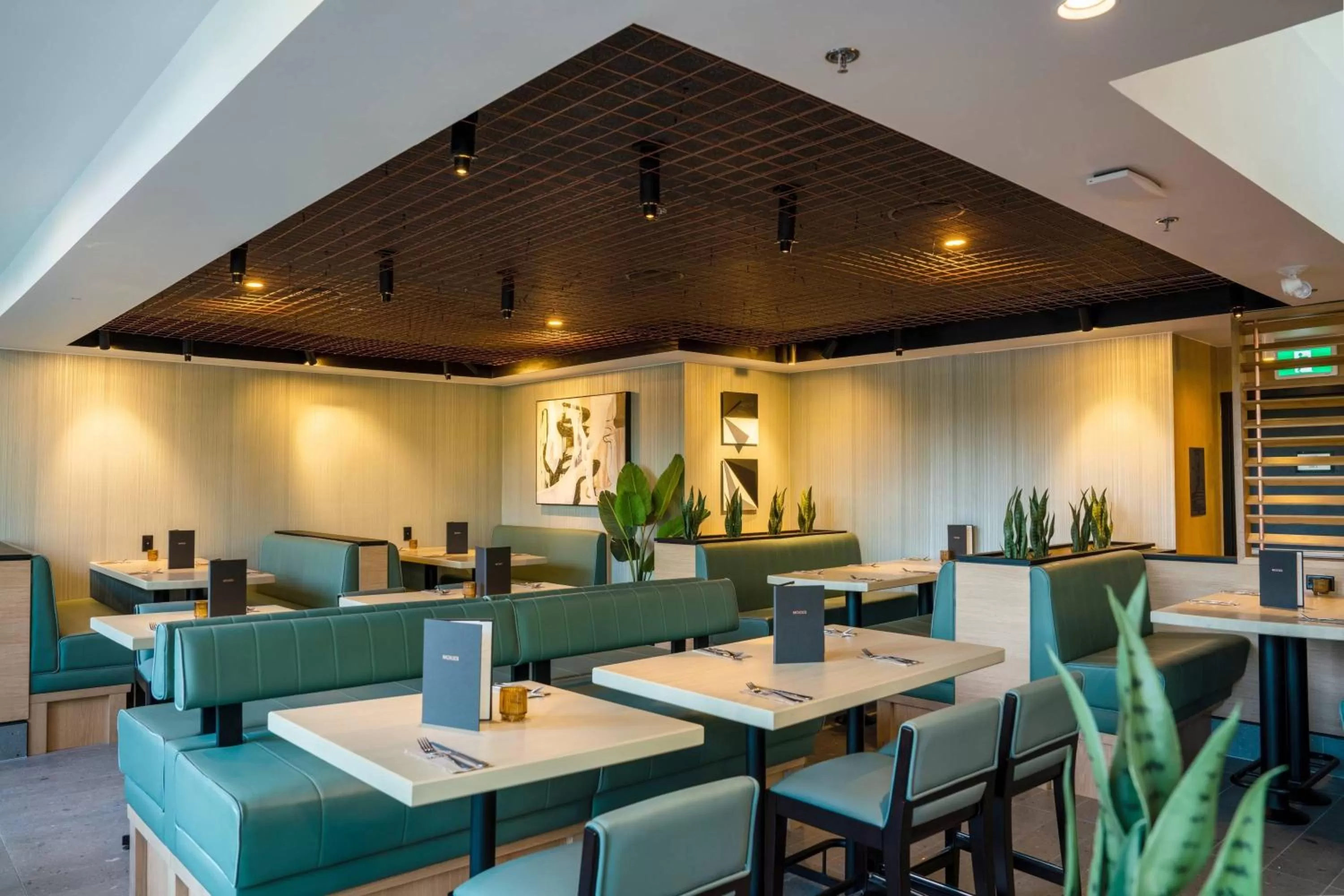 Restaurant/places to eat in Sandman Hotel Vancouver Downtown