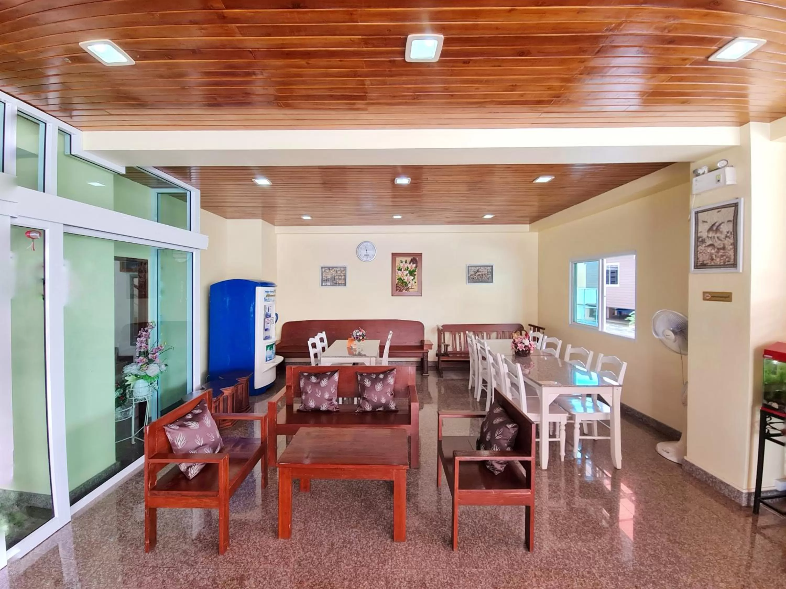 Facade/entrance in Jaroonsak Grand