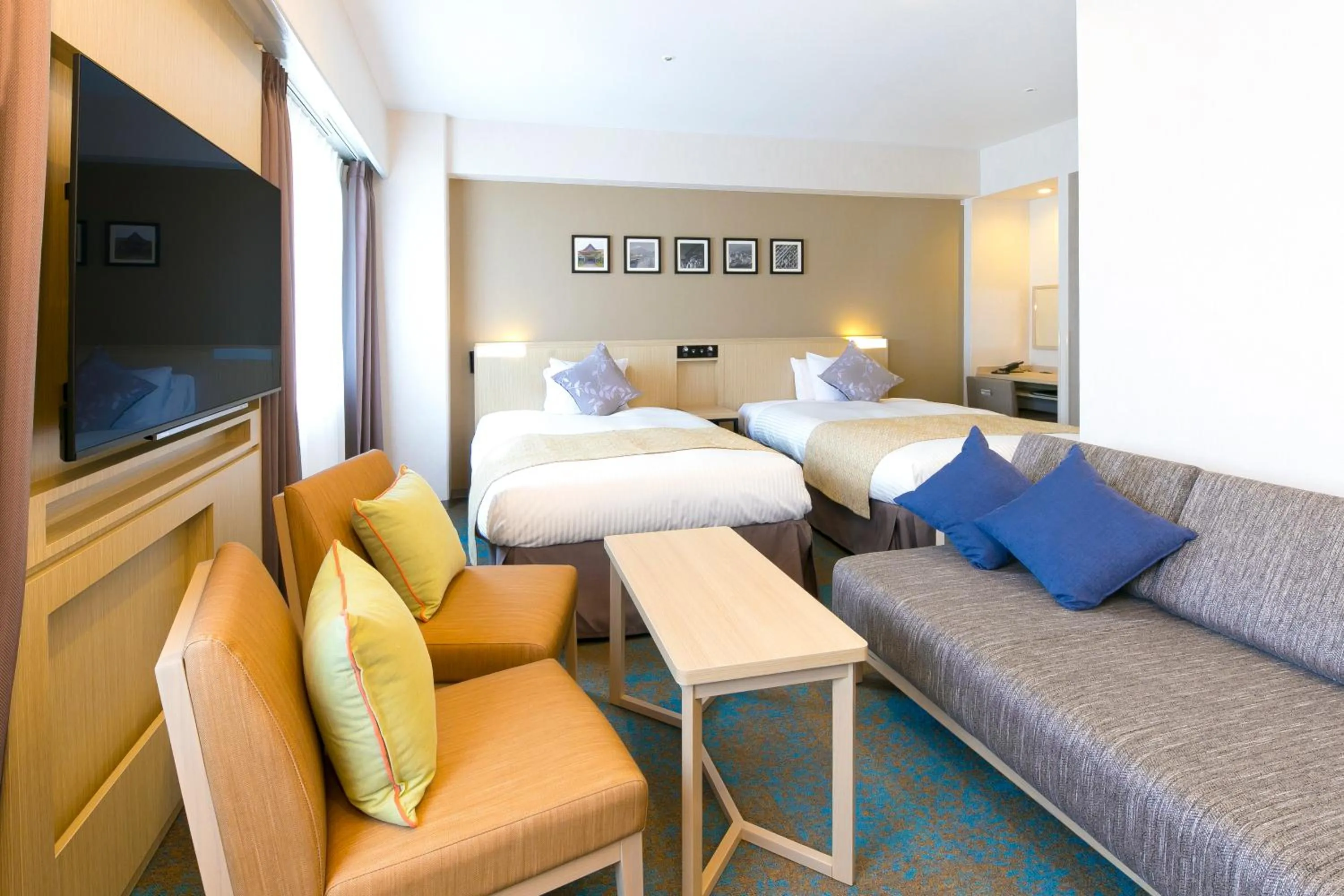 Deluxe Quadruple Room in ART Hotel Oita