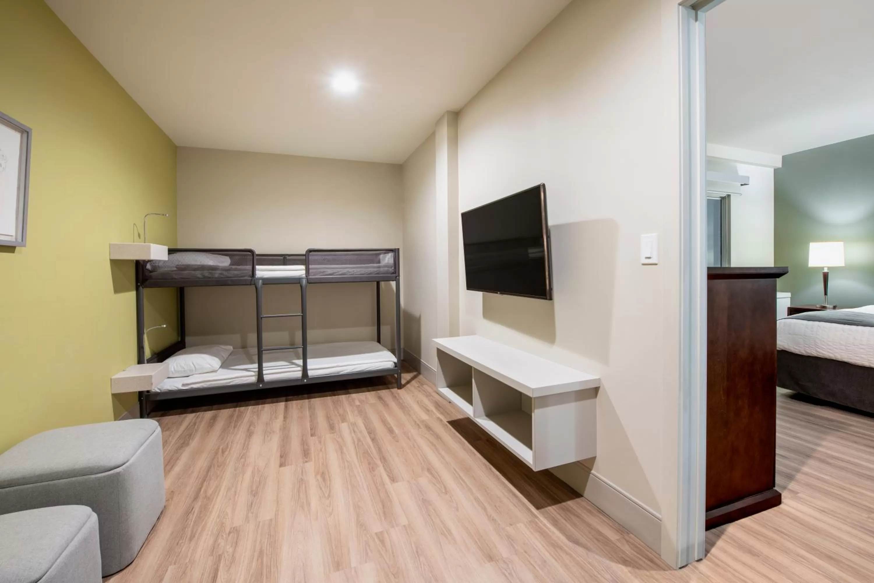 bunk bed, Bed in Viscount Gort Hotel, Banquet & Conference Centre