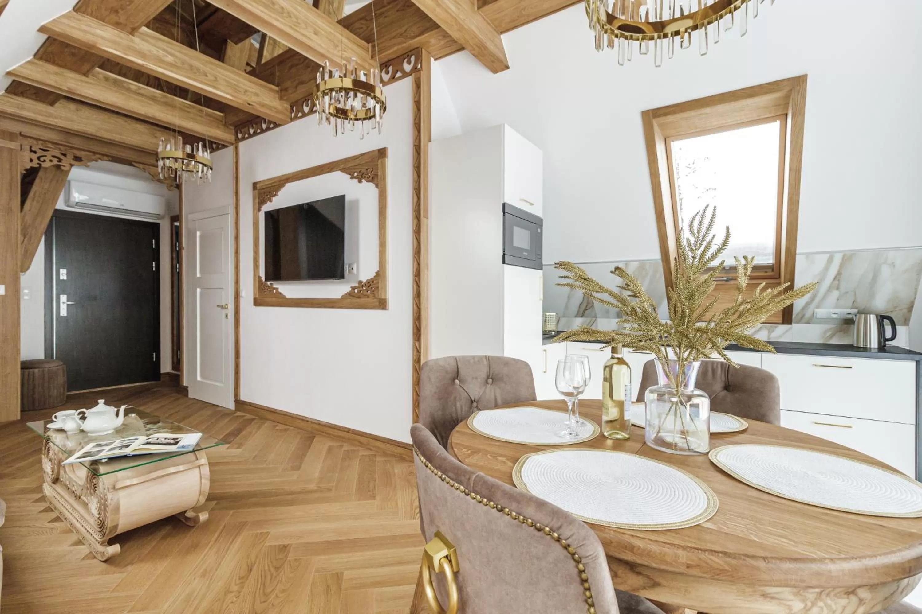 Kitchen or kitchenette, Dining Area in Jagiellońska Residence