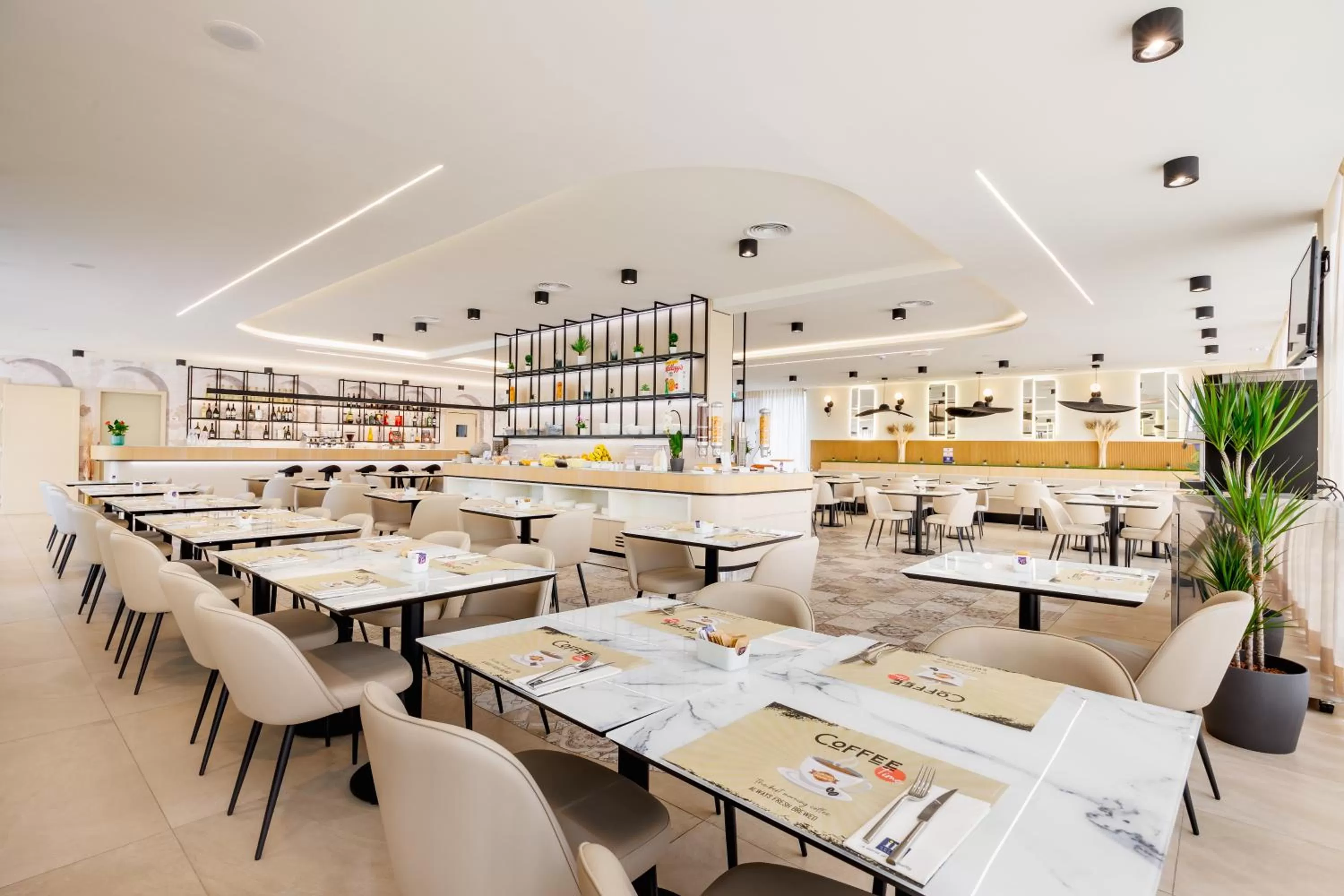 Breakfast in JR Hotels Gate 7 Bologna