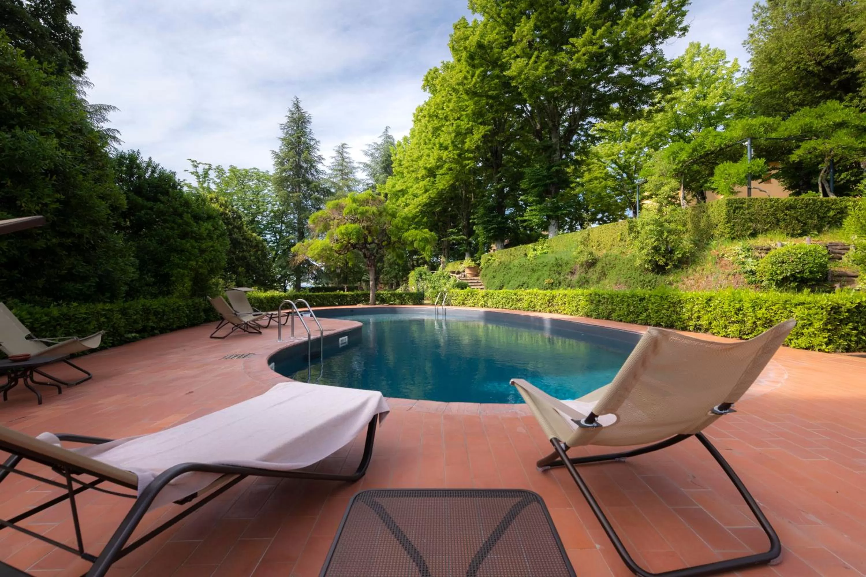 Swimming pool in Villa Scacciapensieri Boutique Hotel
