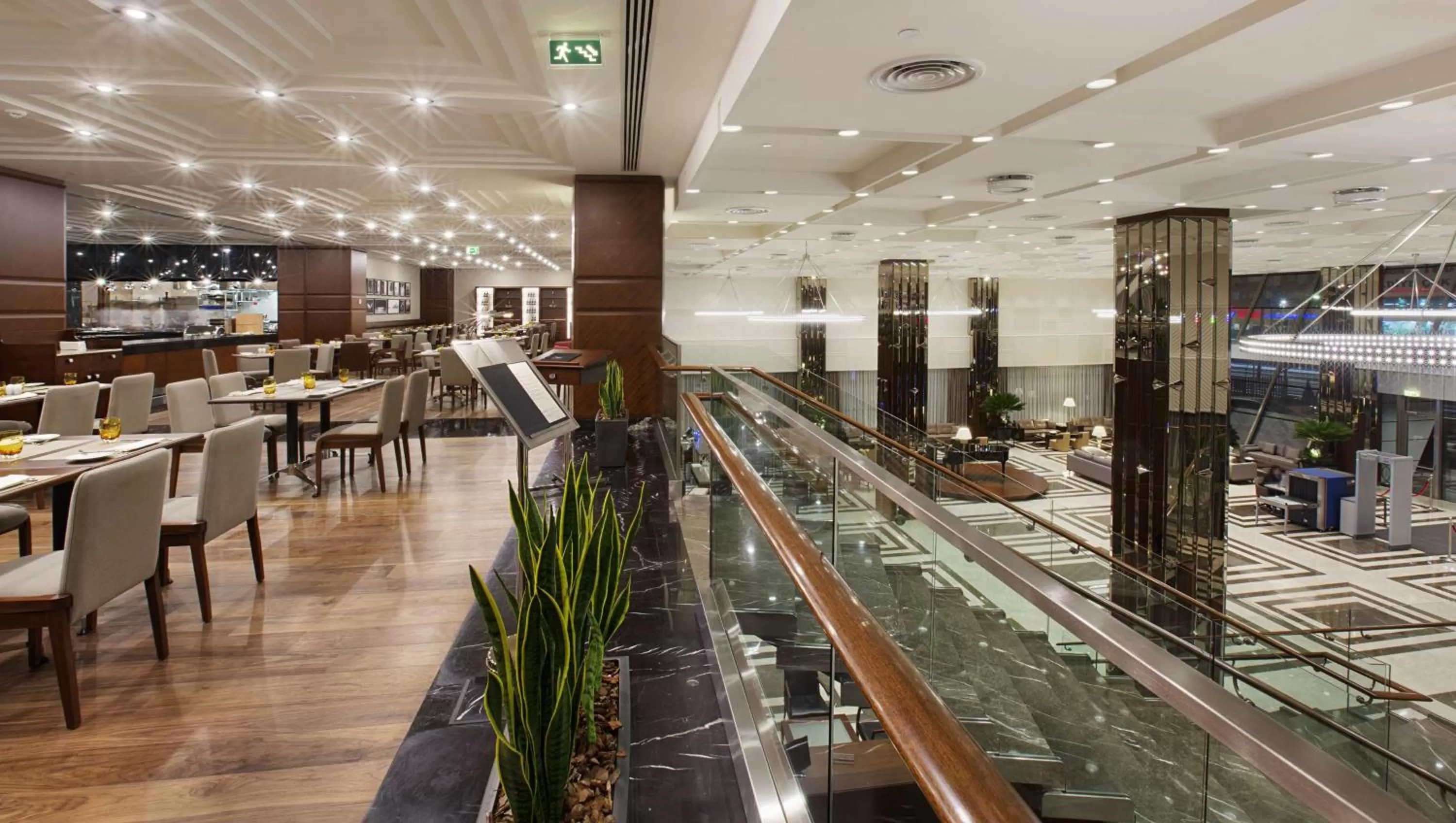Restaurant/places to eat in DoubleTree by Hilton Istanbul-Avcilar
