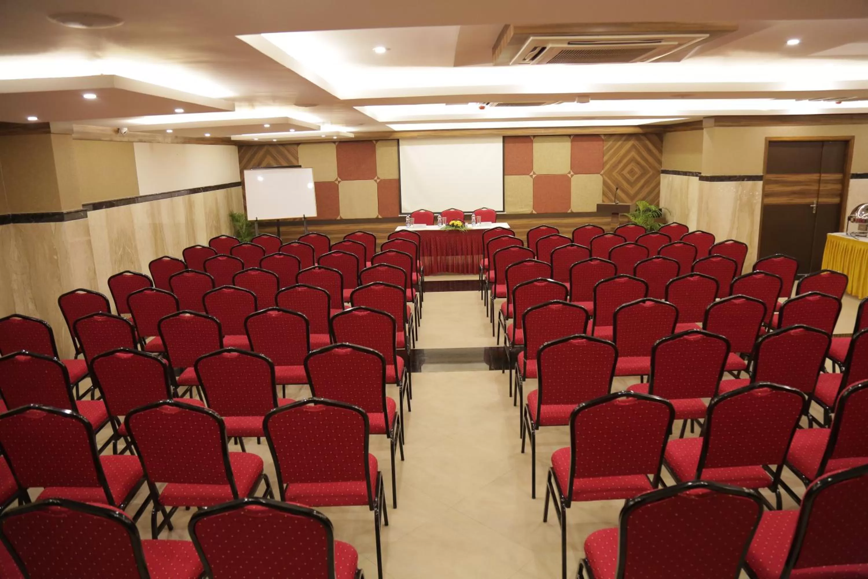 Business facilities in Rangalaya Royal