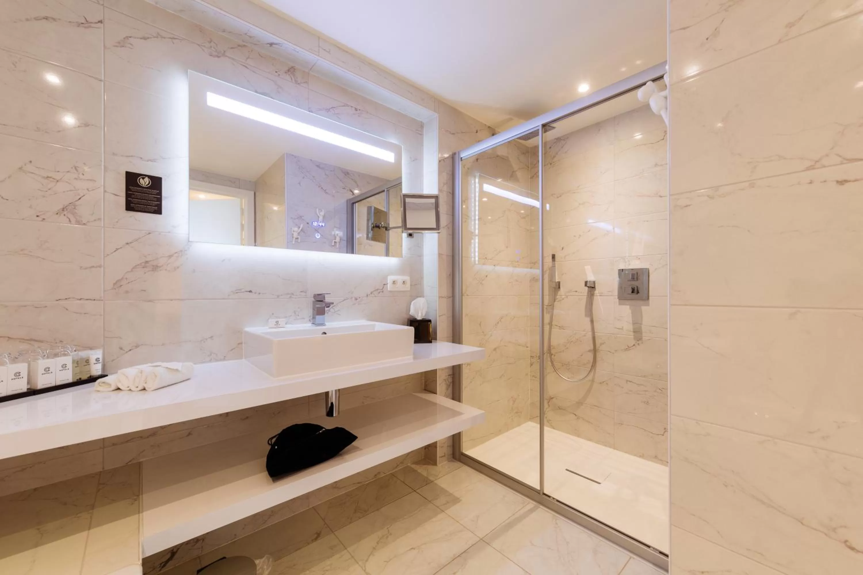 Shower in C-Hotels Andromeda