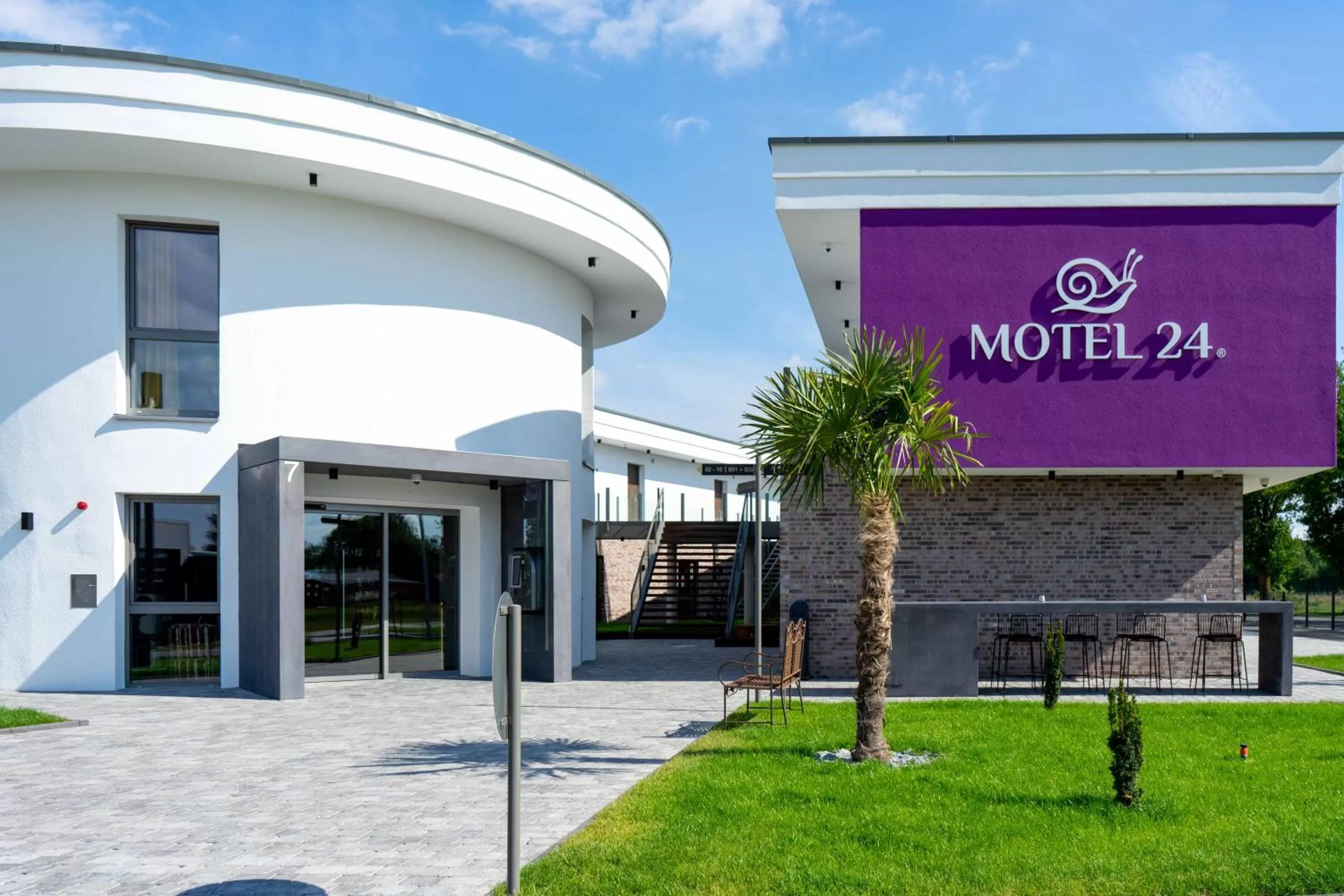 Property building in Motel24