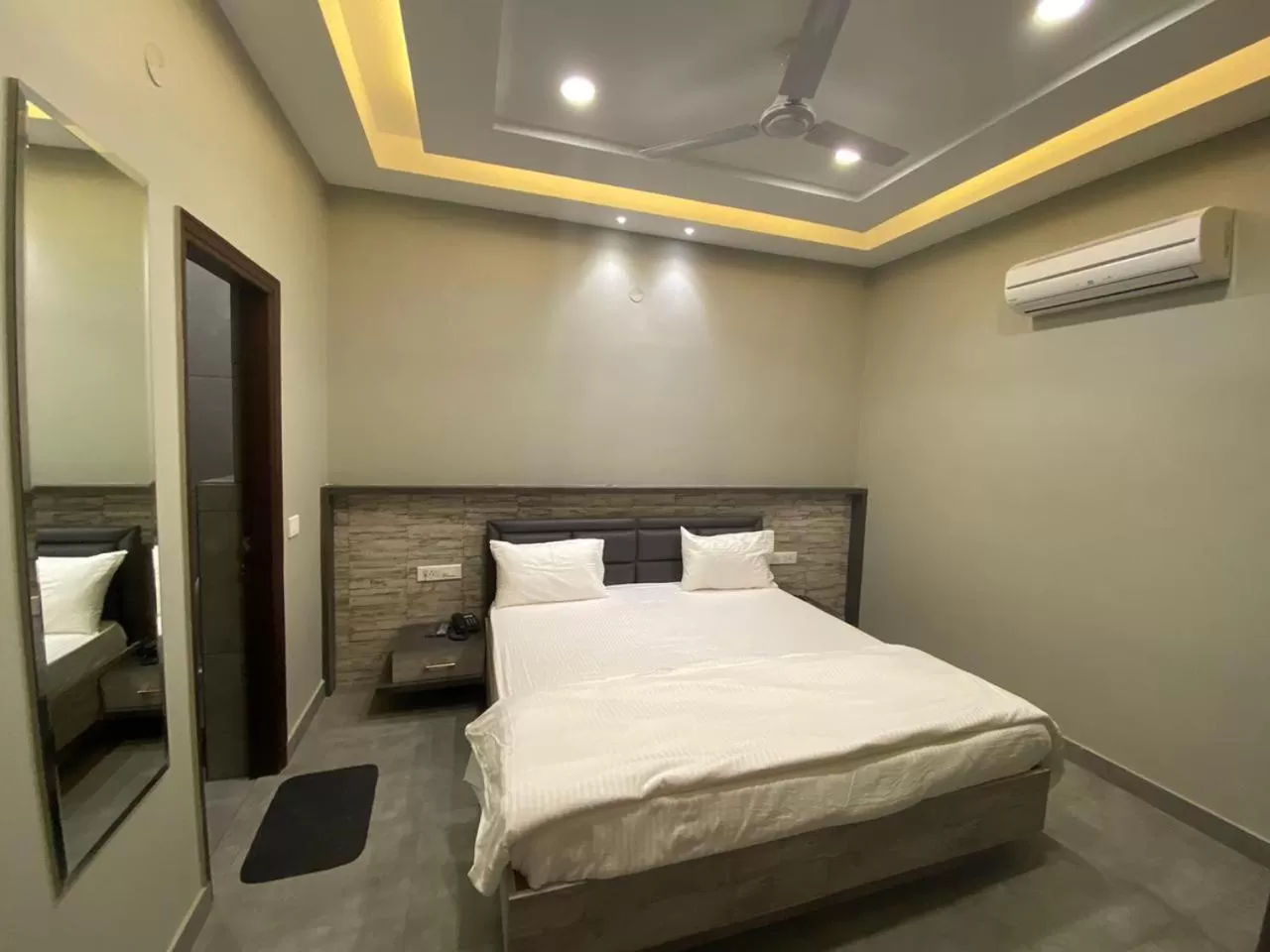 Bed in Hotel The Retro Regency