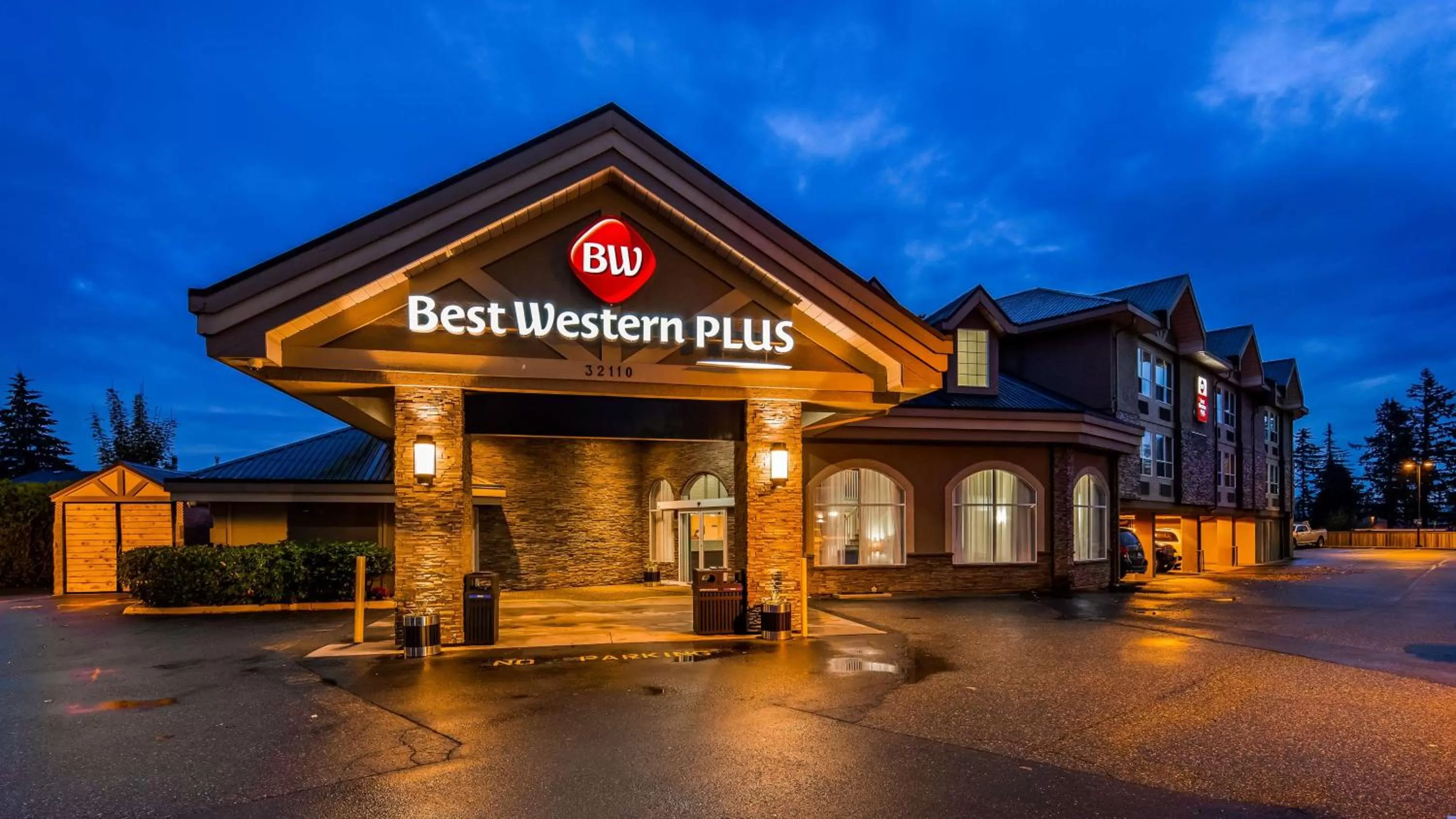 Property building in Best Western Plus Regency Inn and Conference Centre