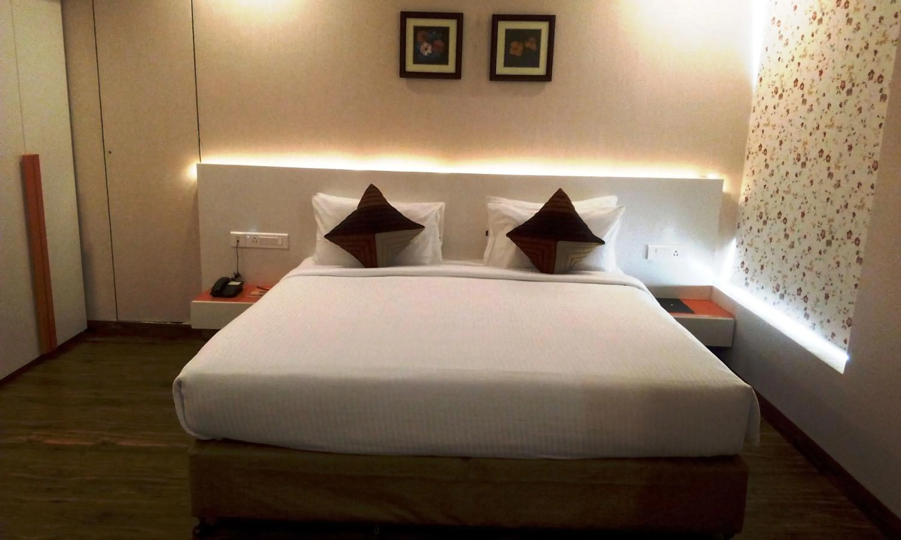 Photo of the whole room, Bed in Mango Hotels Prangan