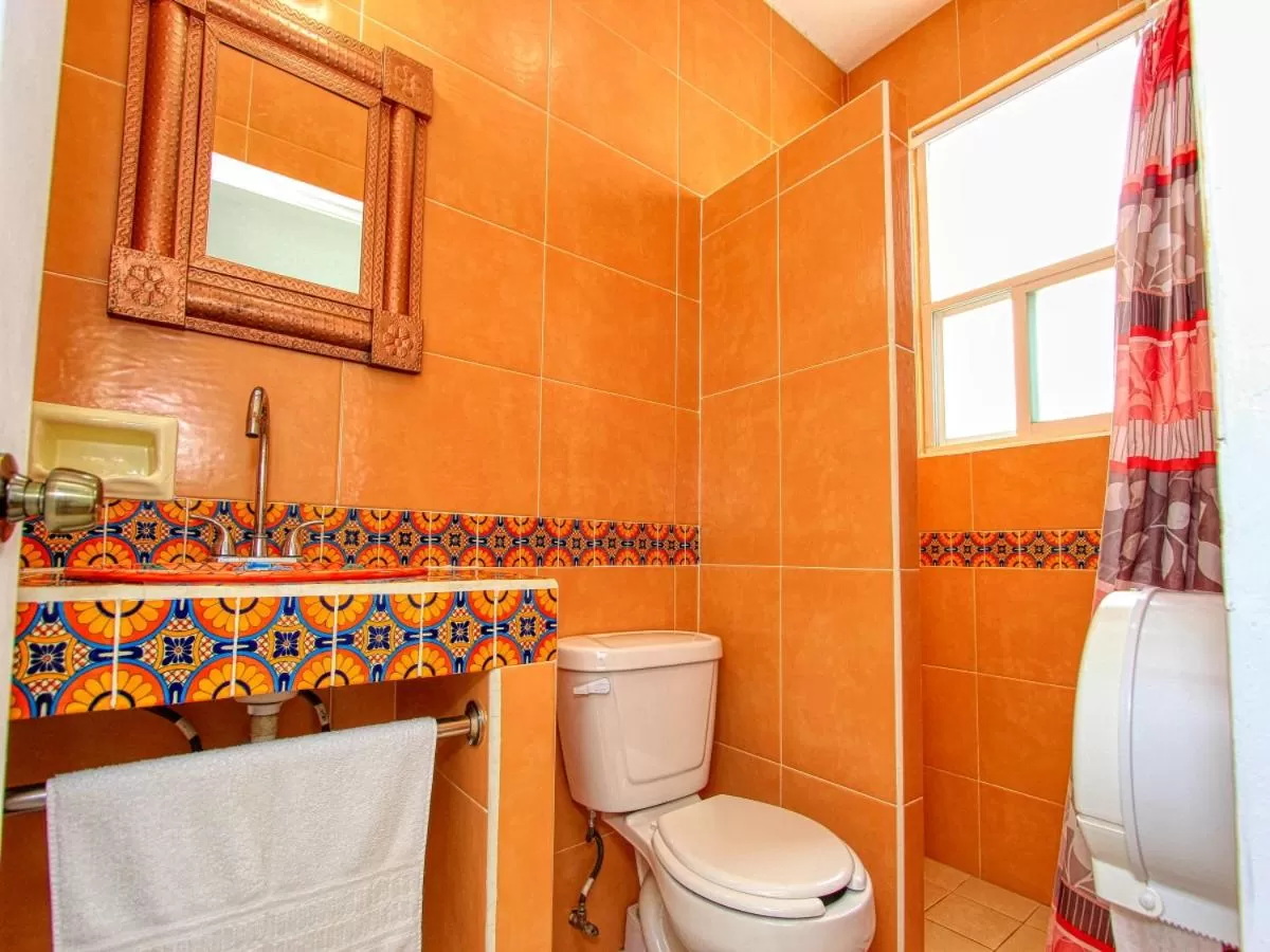 Shower in Hotel Spa Maggic Home Panorámica