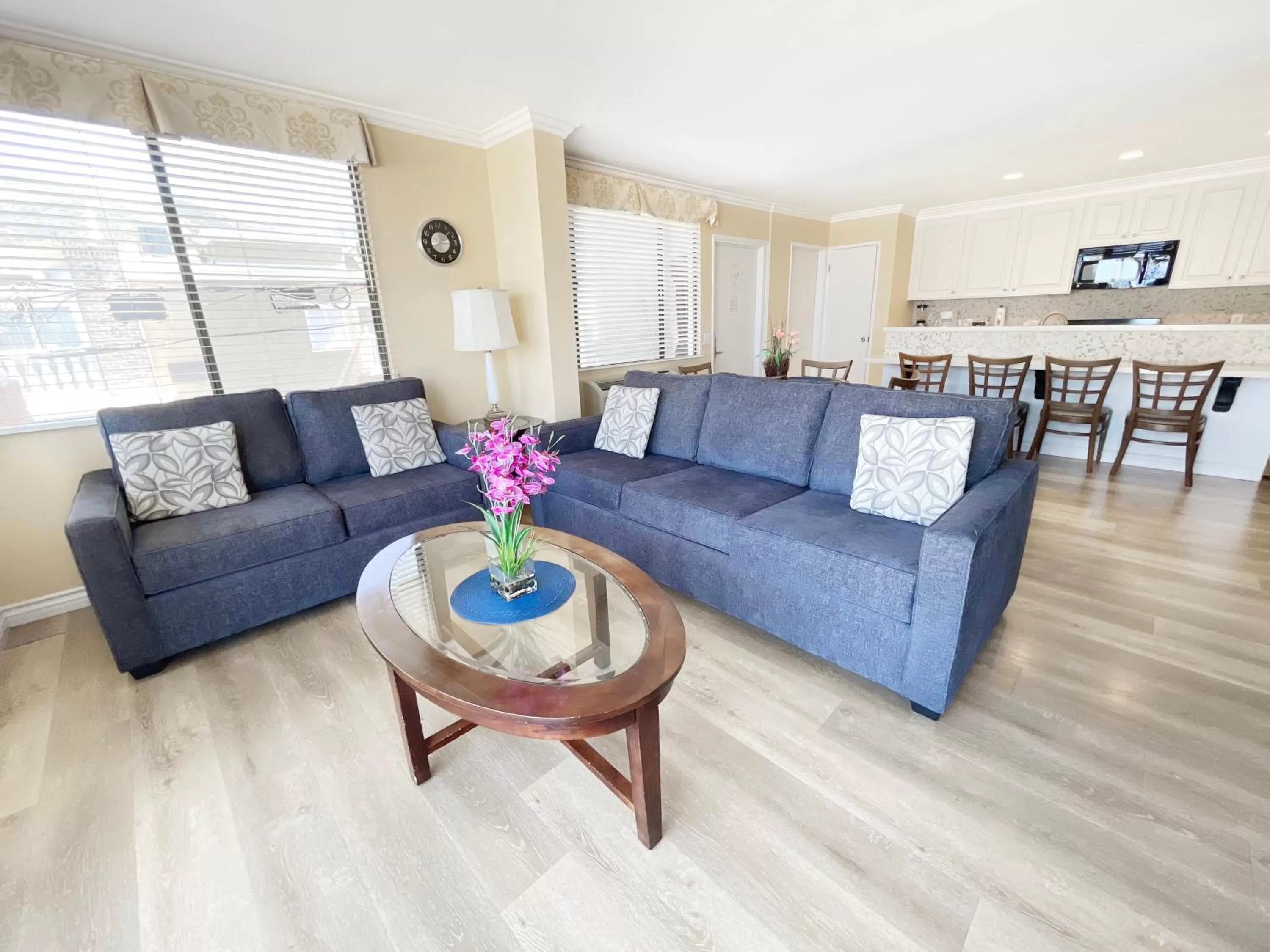 Living room in Catalina Courtyard Suites