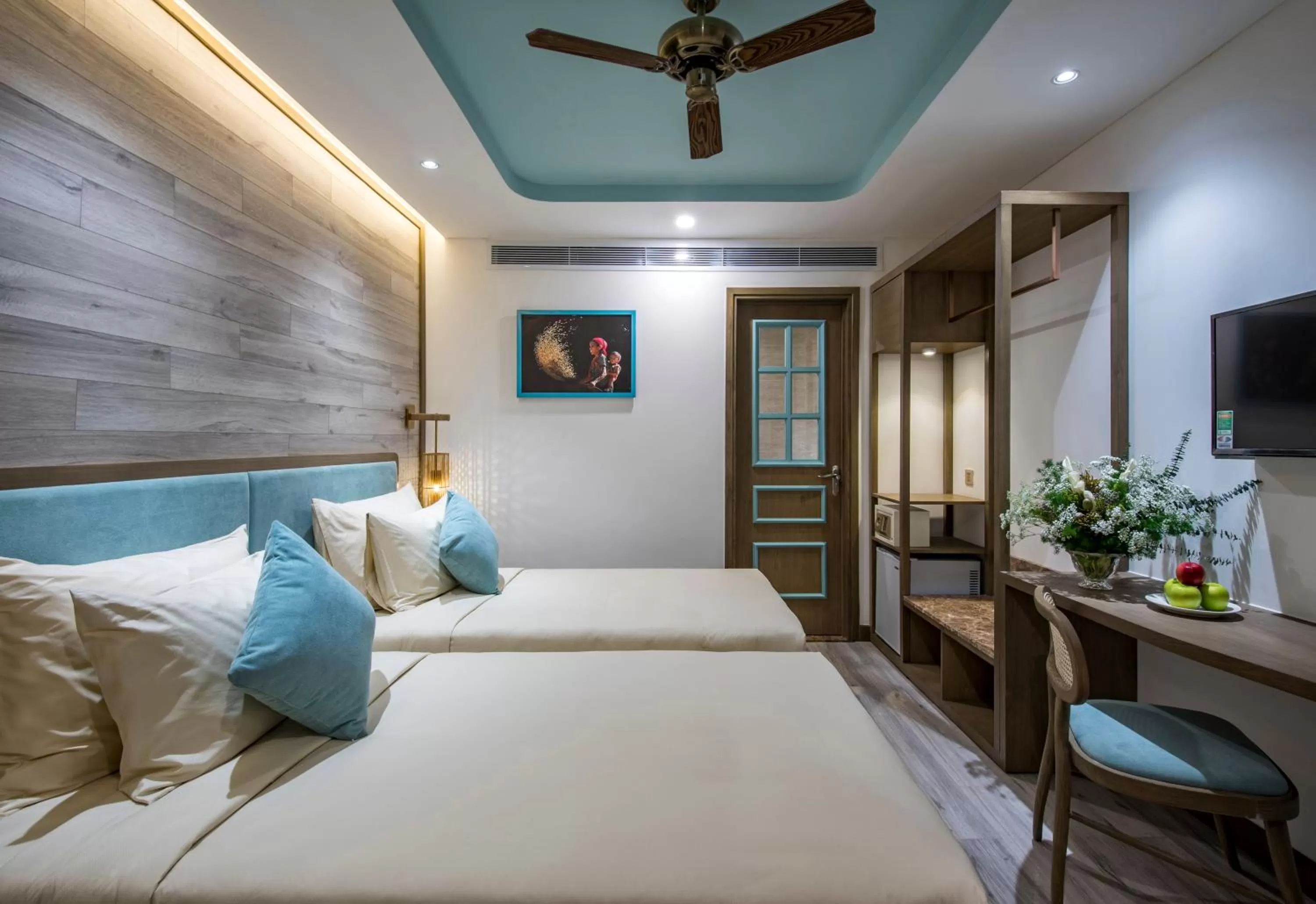 Superior Twin (Internal Window) + Free Afternoon Tea in Icon Saigon - LifeStyle Design Hotel