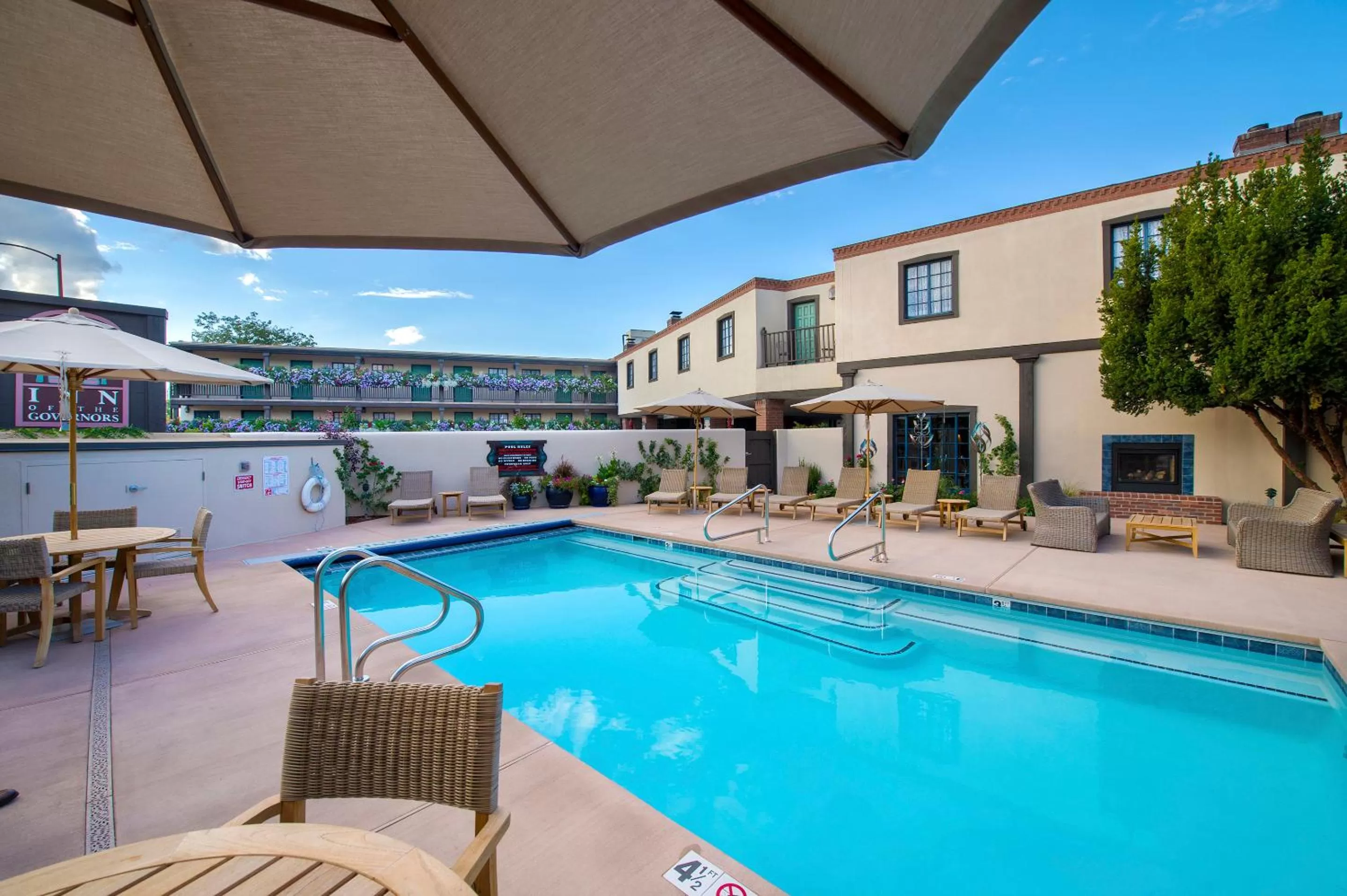 Patio in Inn of the Governors